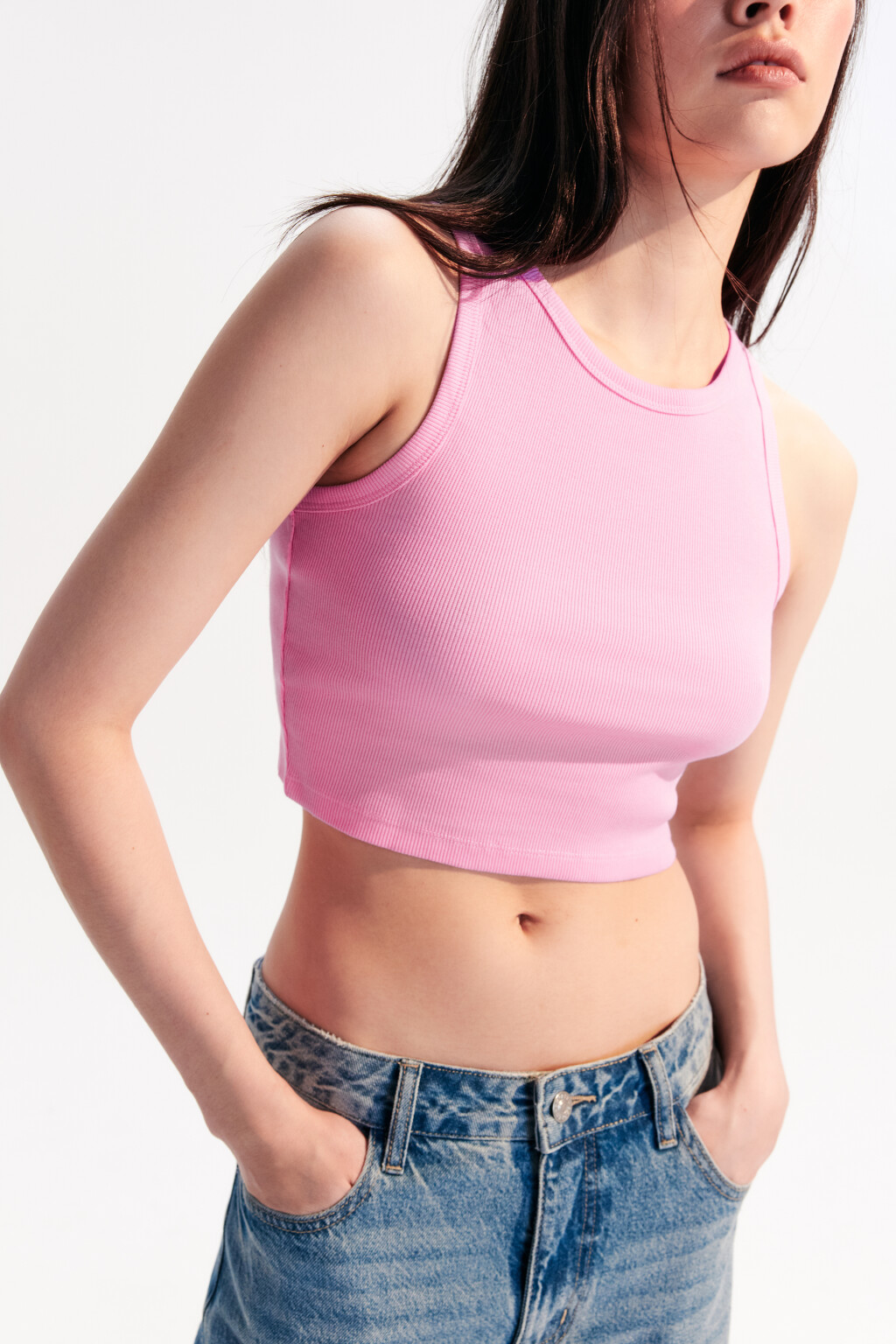 Топ-майка в рубчик на широких бретелях - цвет розовый - 1
