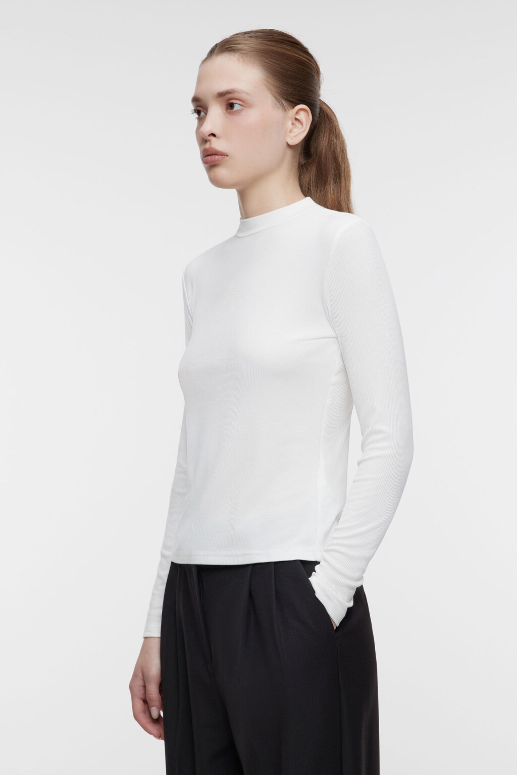 Водолазка вискозная в рубчик с коротким воротником - цвет бежевый - 3