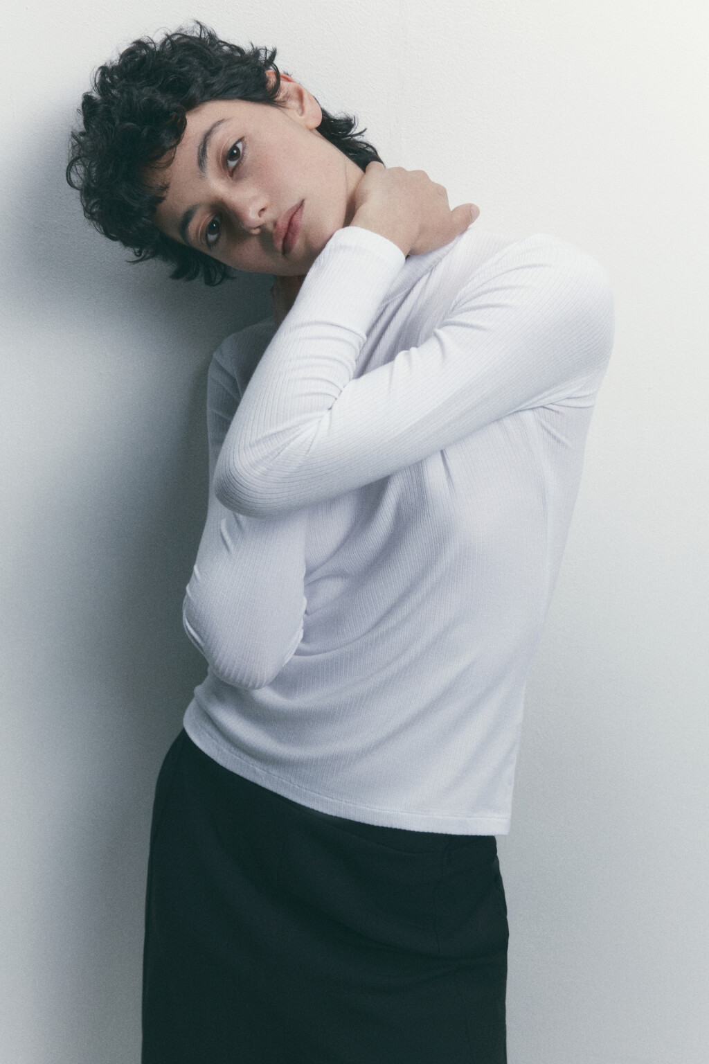 Лонгслив вискозный базовый в рубчик - цвет бежевый - 2