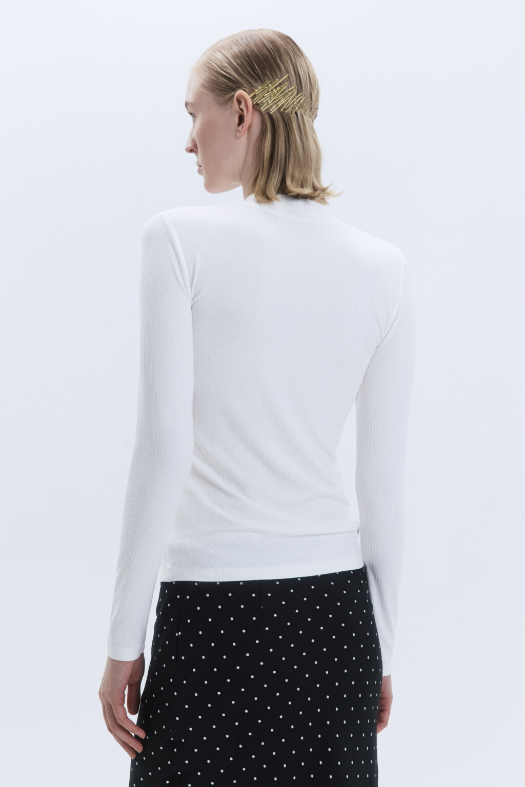 Водолазка в рубчик с коротким воротником - цвет молочный - 4