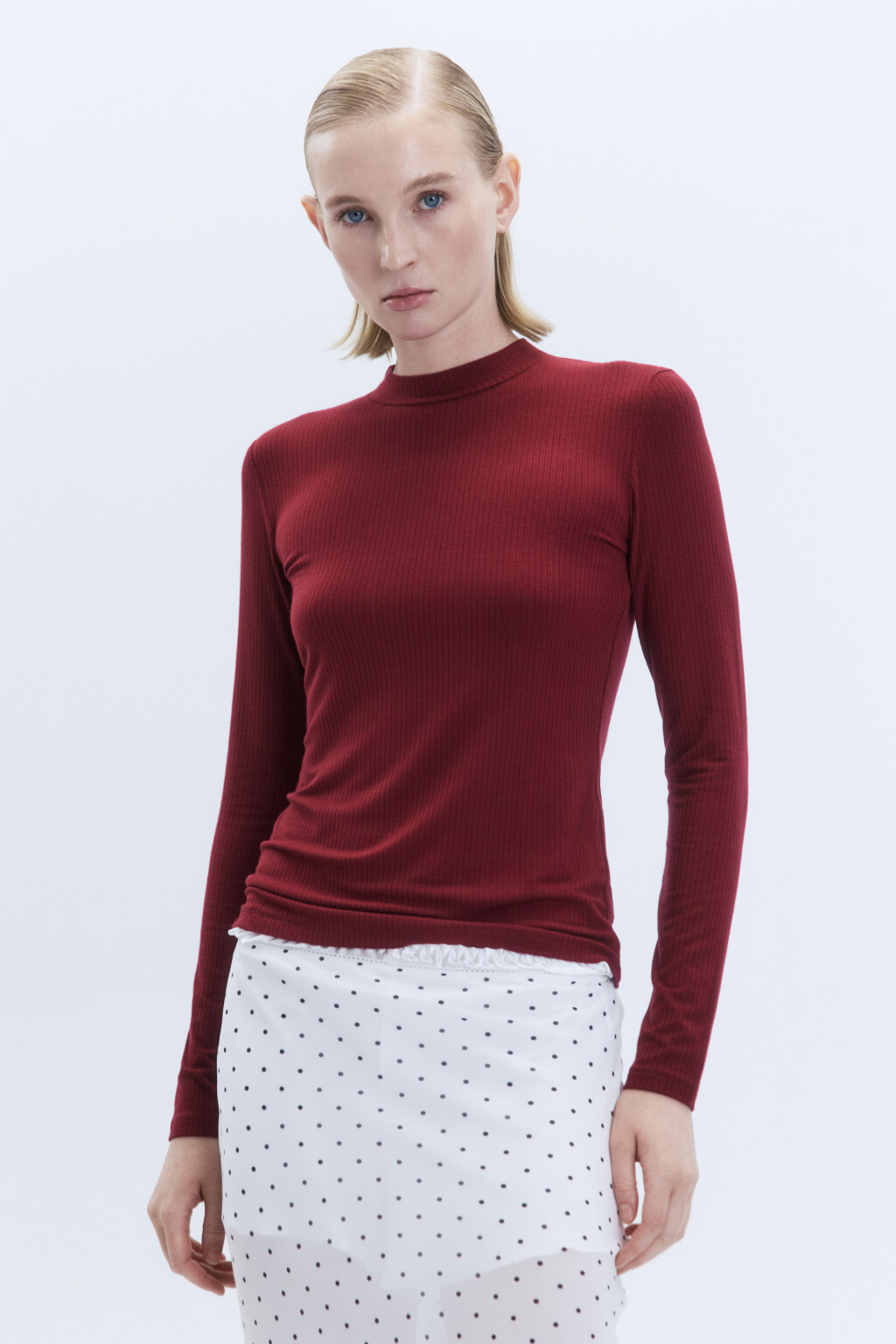 Водолазка в рубчик с коротким воротником - цвет бордовый - 2