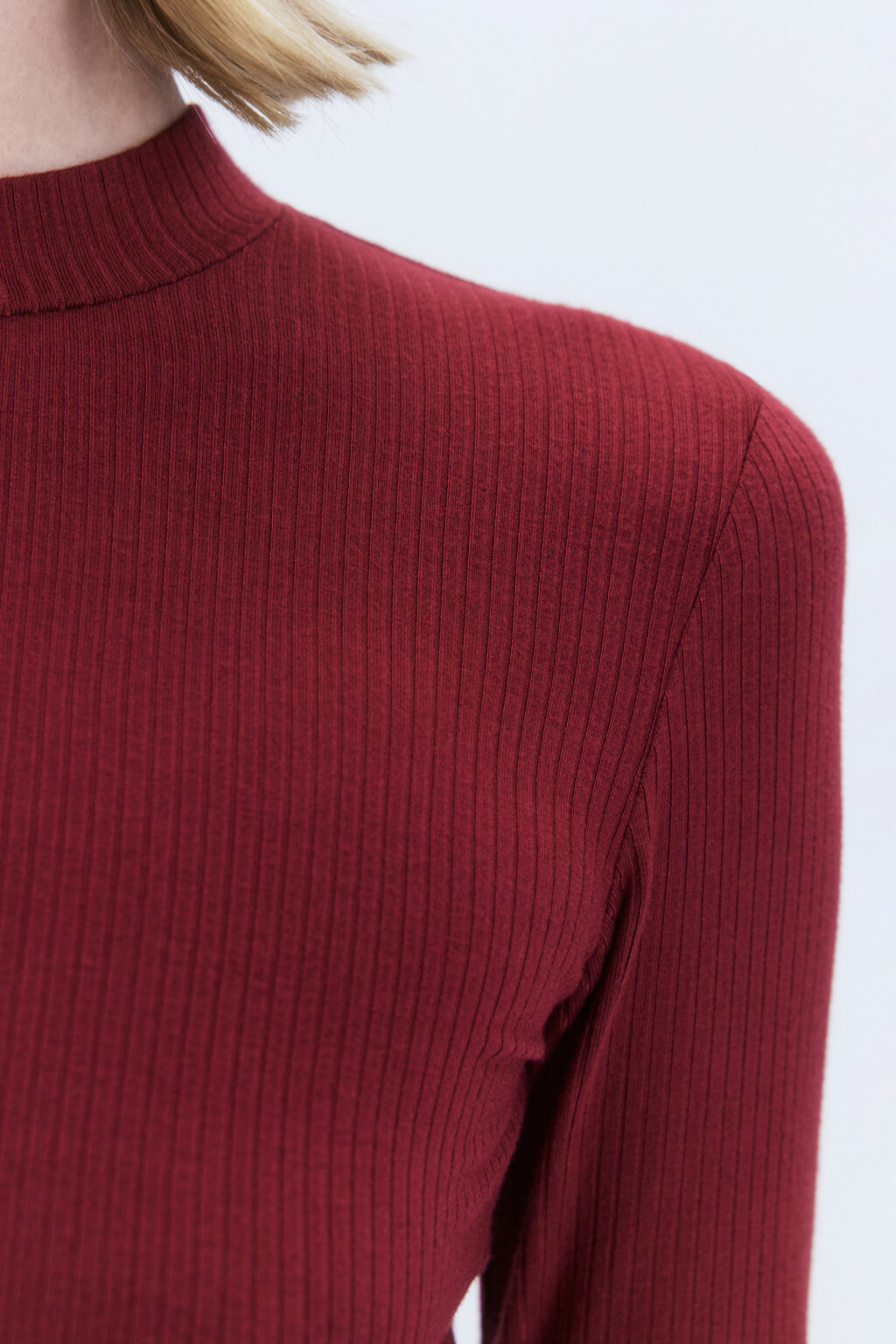 Водолазка в рубчик с коротким воротником - цвет бордовый - 7
