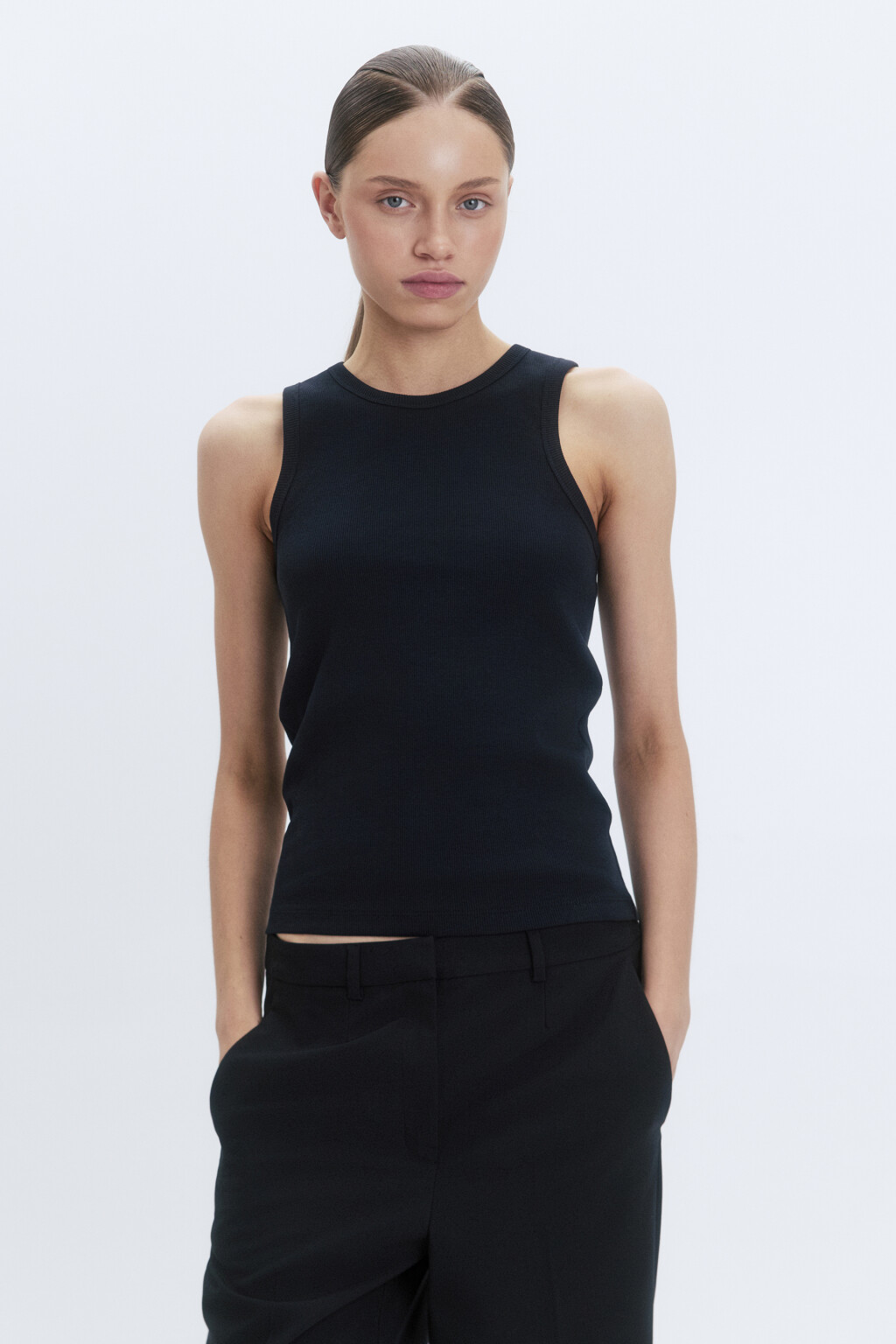 Майка RIBTOP в рубчик на широких бретелях - цвет черный - 3