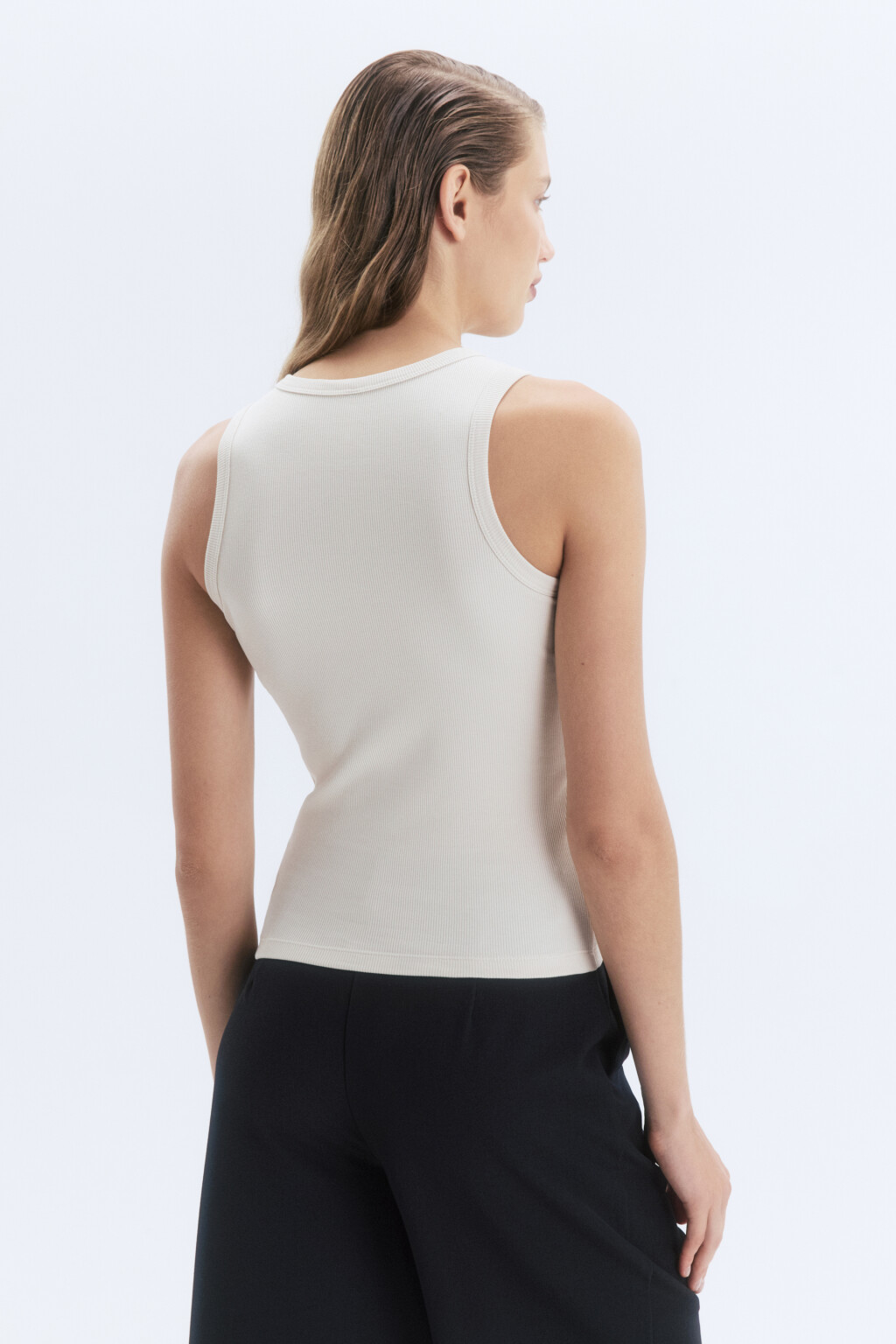 Майка RIBTOP в рубчик на широких бретелях - цвет бежевый - 4