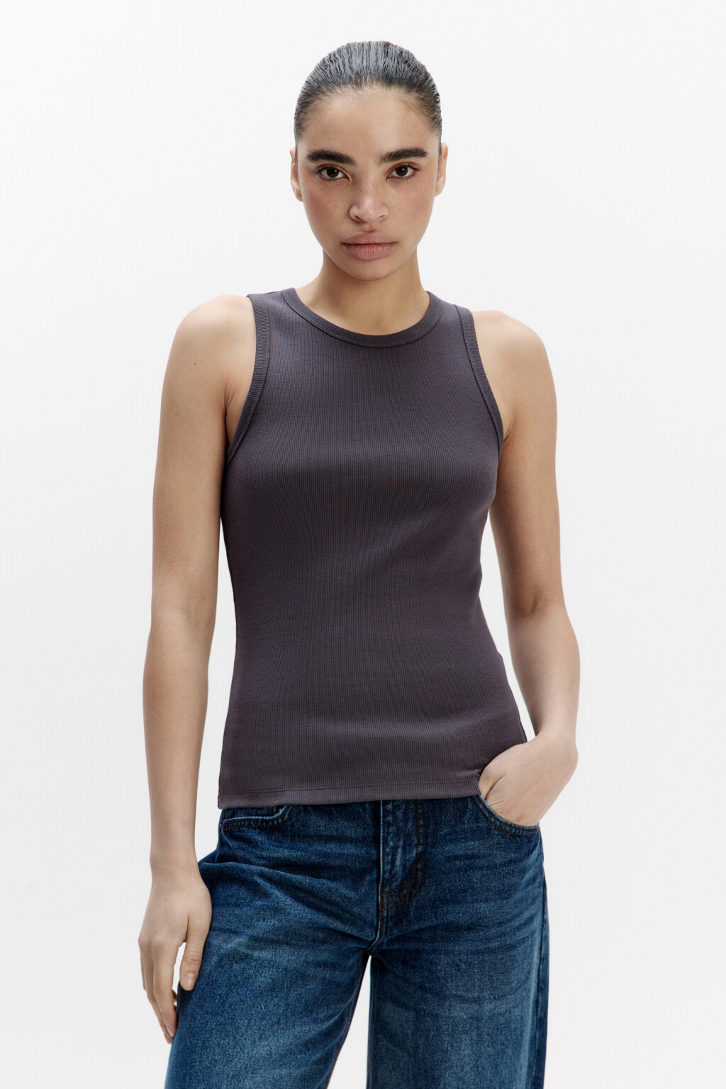 Майка RIBTOP в рубчик на широких бретелях - цвет серый - 2