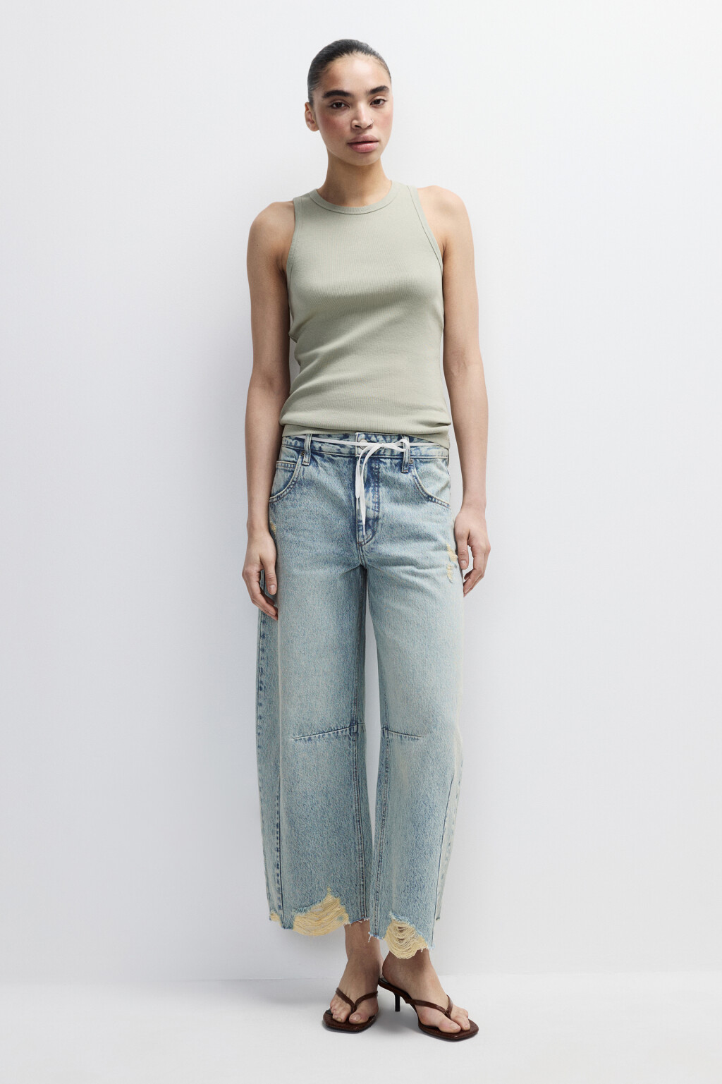 Майка RIBTOP в рубчик на широких бретелях - цвет зеленый - 4