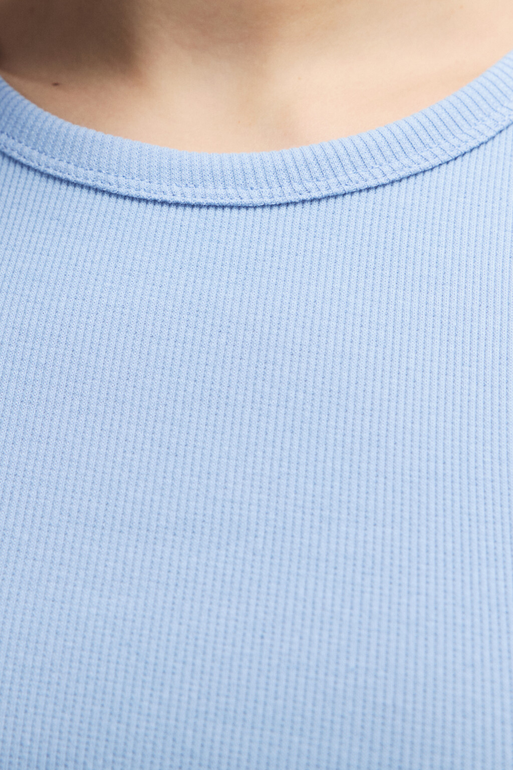 Майка RIBTOP в рубчик на широких бретелях - цвет голубой - 5