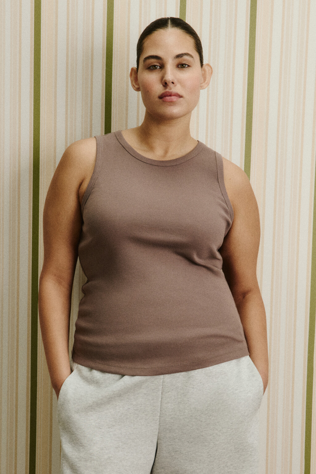 Майка базовая облегающая в рубчик - цвет коричневый - 2