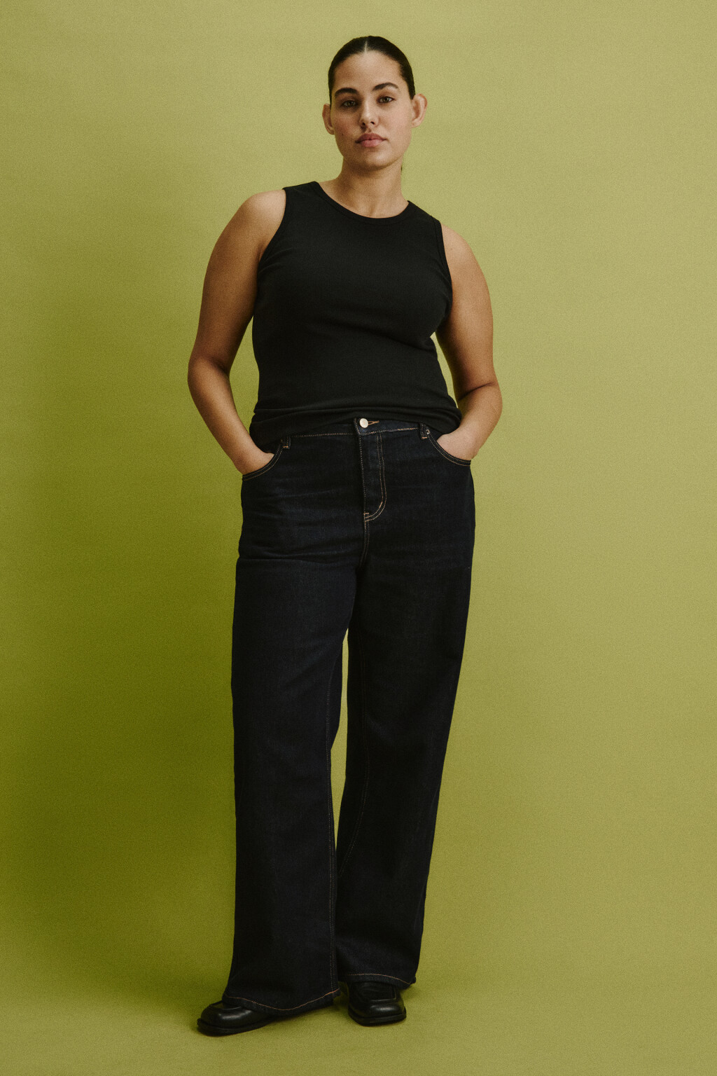 Майка базовая облегающая в рубчик - цвет черный - 4