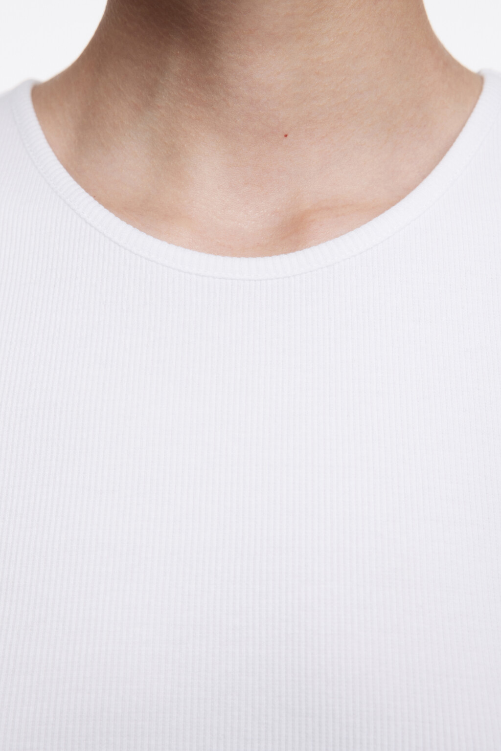 Майка RIBTOP в рубчик на широких бретелях - цвет белый - 7