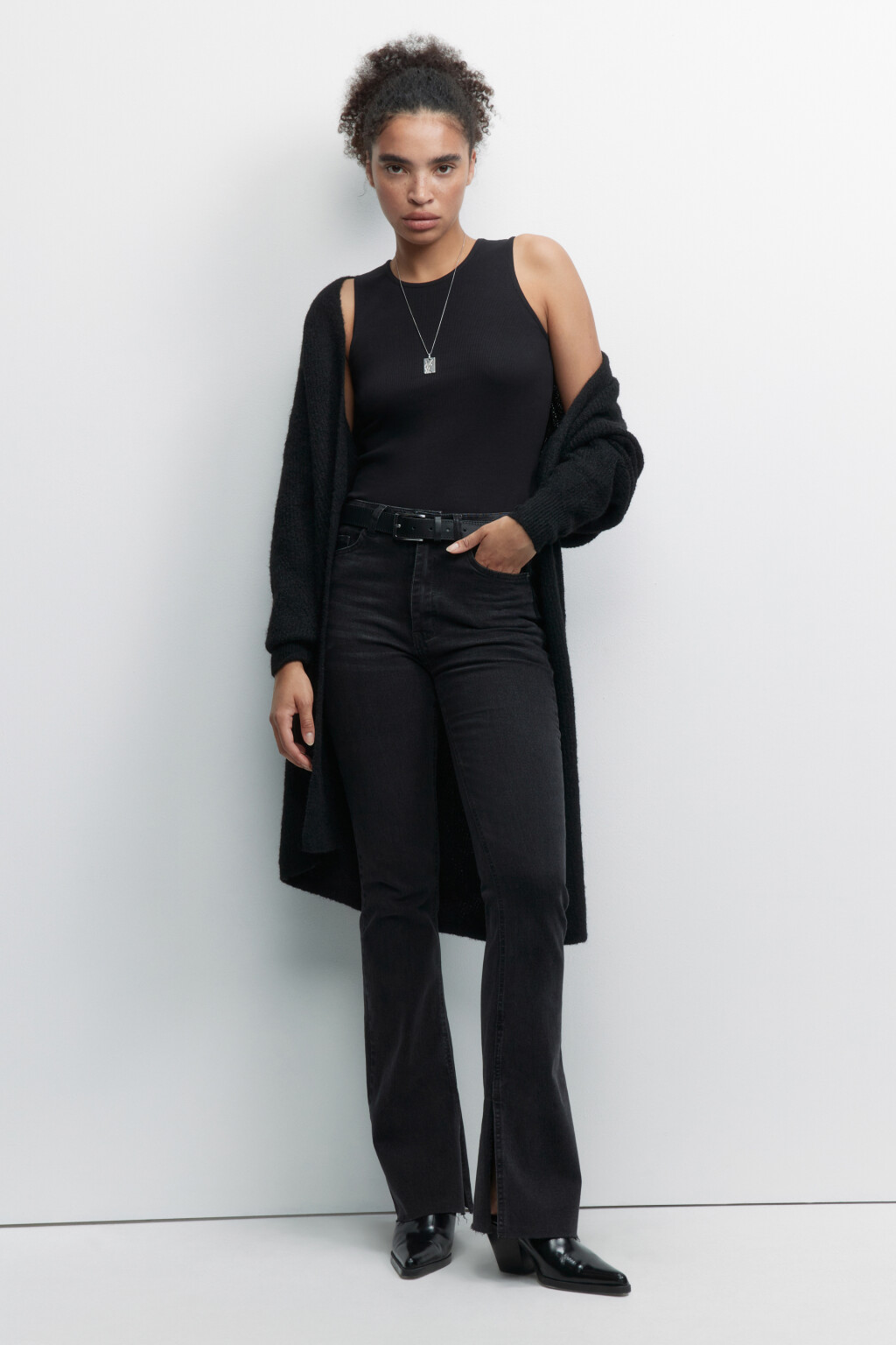 Майка RIBTOP в рубчик на широких бретелях - цвет черный - 1