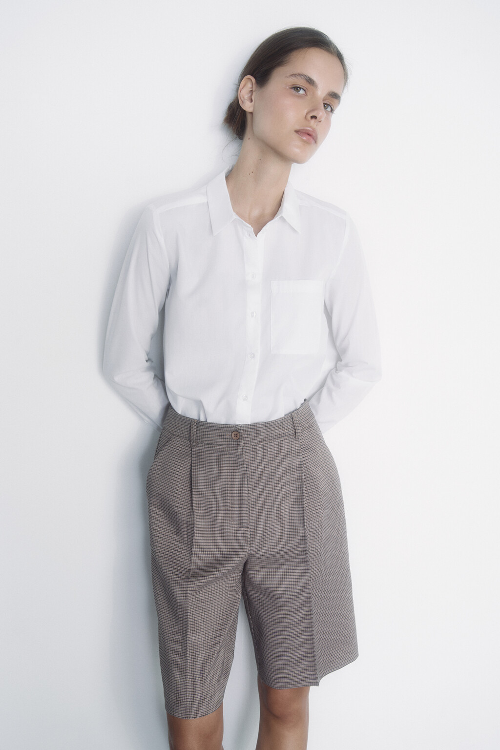 Блузка-рубашка прямая с нагрудным карманом - цвет белый - 8