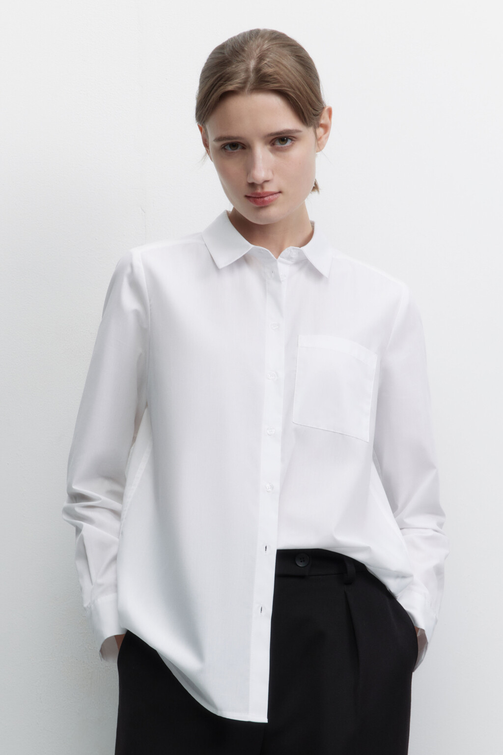 Блузка-рубашка классическая прямая с карманом - цвет белый - 2
