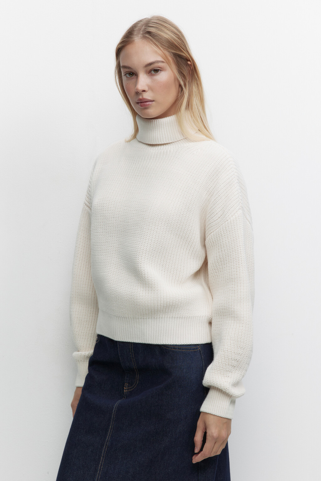 Свитер RibSweater толстой вязки с воротником - цвет белый - 3