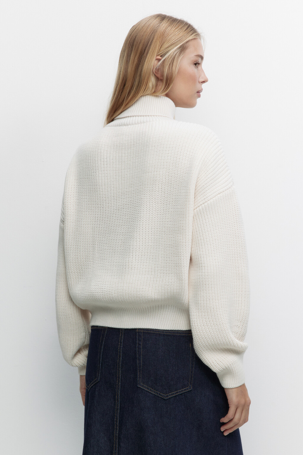 Свитер RibSweater толстой вязки с воротником - цвет белый - 4