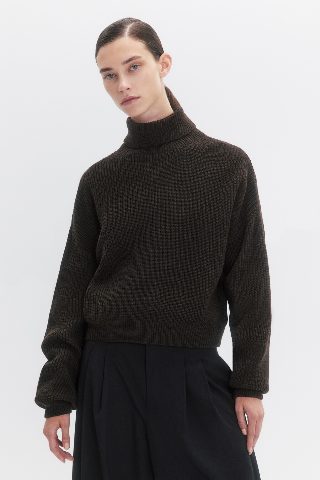 Свитер с воротником вязаный в рубчик - цвет коричневый - 3