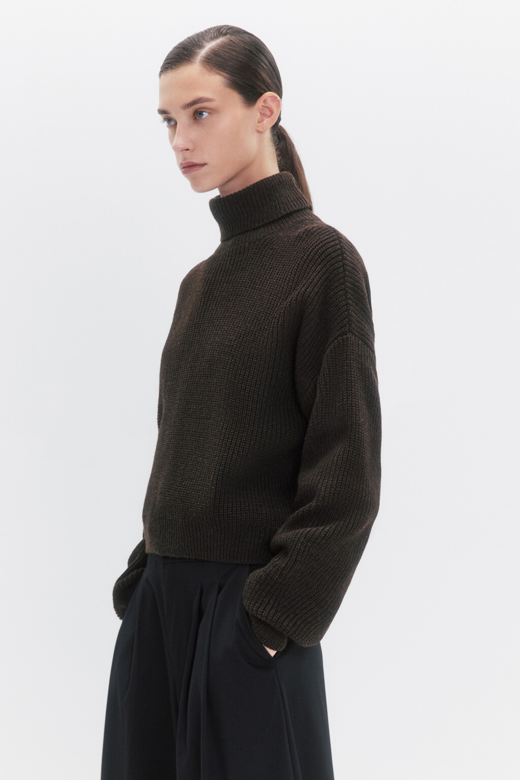 Свитер с воротником вязаный в рубчик - цвет коричневый - 4