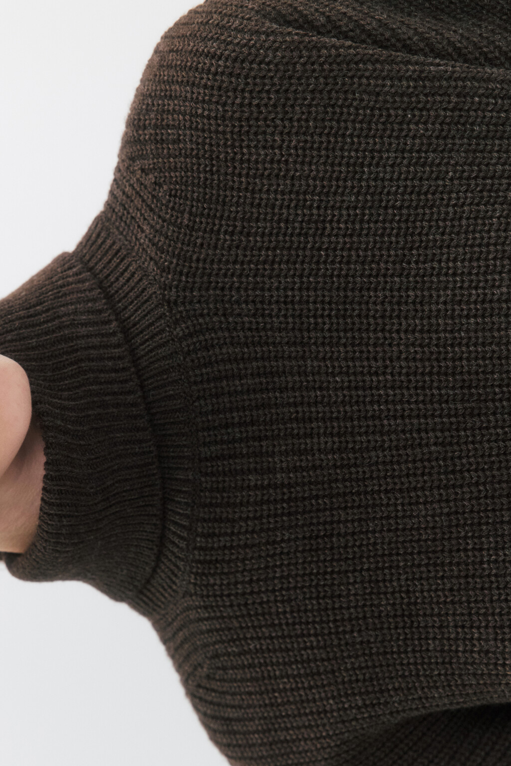 Свитер с воротником вязаный в рубчик - цвет коричневый - 7