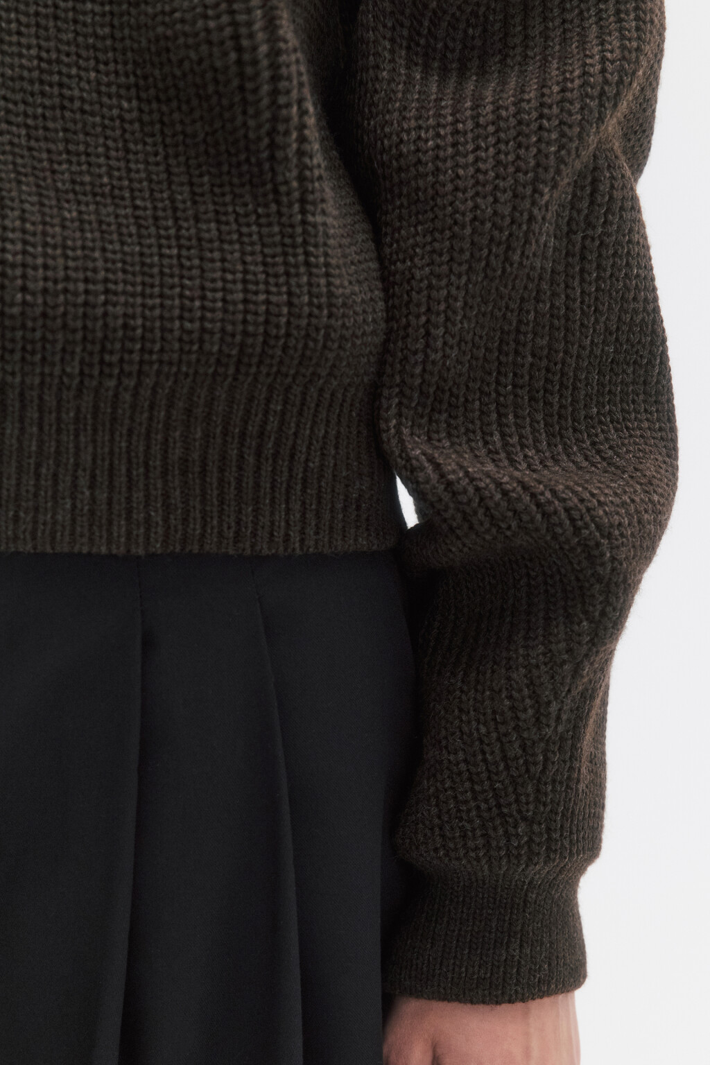 Свитер с воротником вязаный в рубчик - цвет коричневый - 8