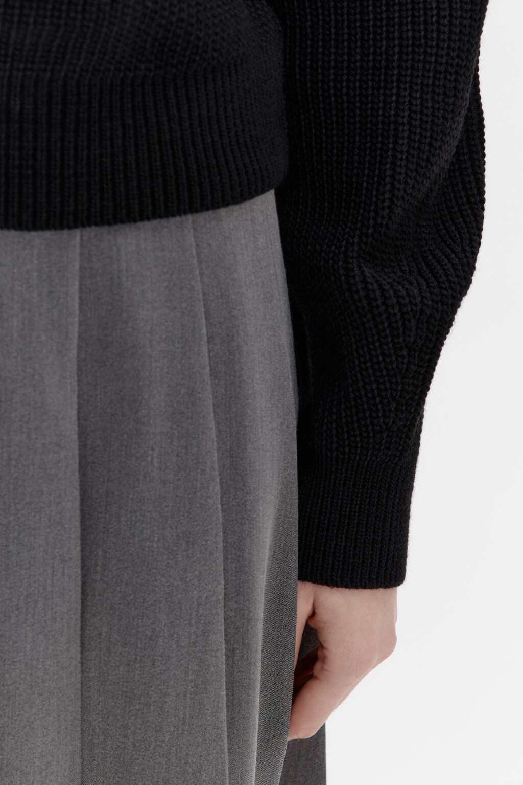 Свитер вязаный в рубчик с воротником - цвет черный - 7