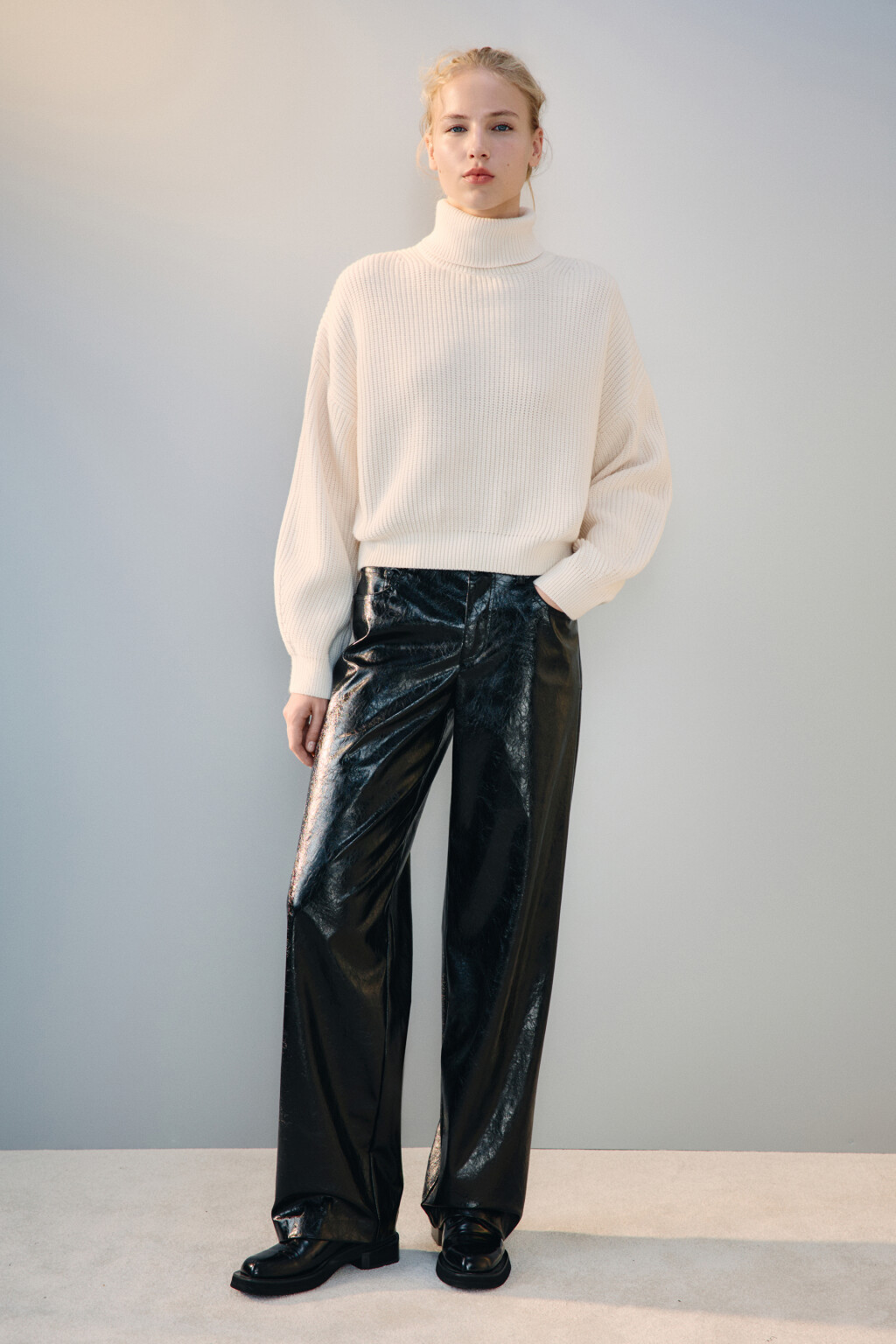 Свитер короткий в рубчик - цвет молочный - 4