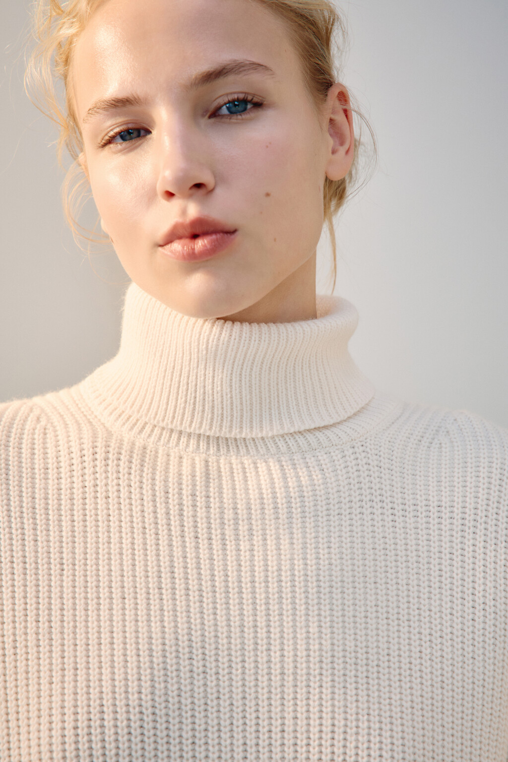 Свитер короткий в рубчик - цвет молочный - 5