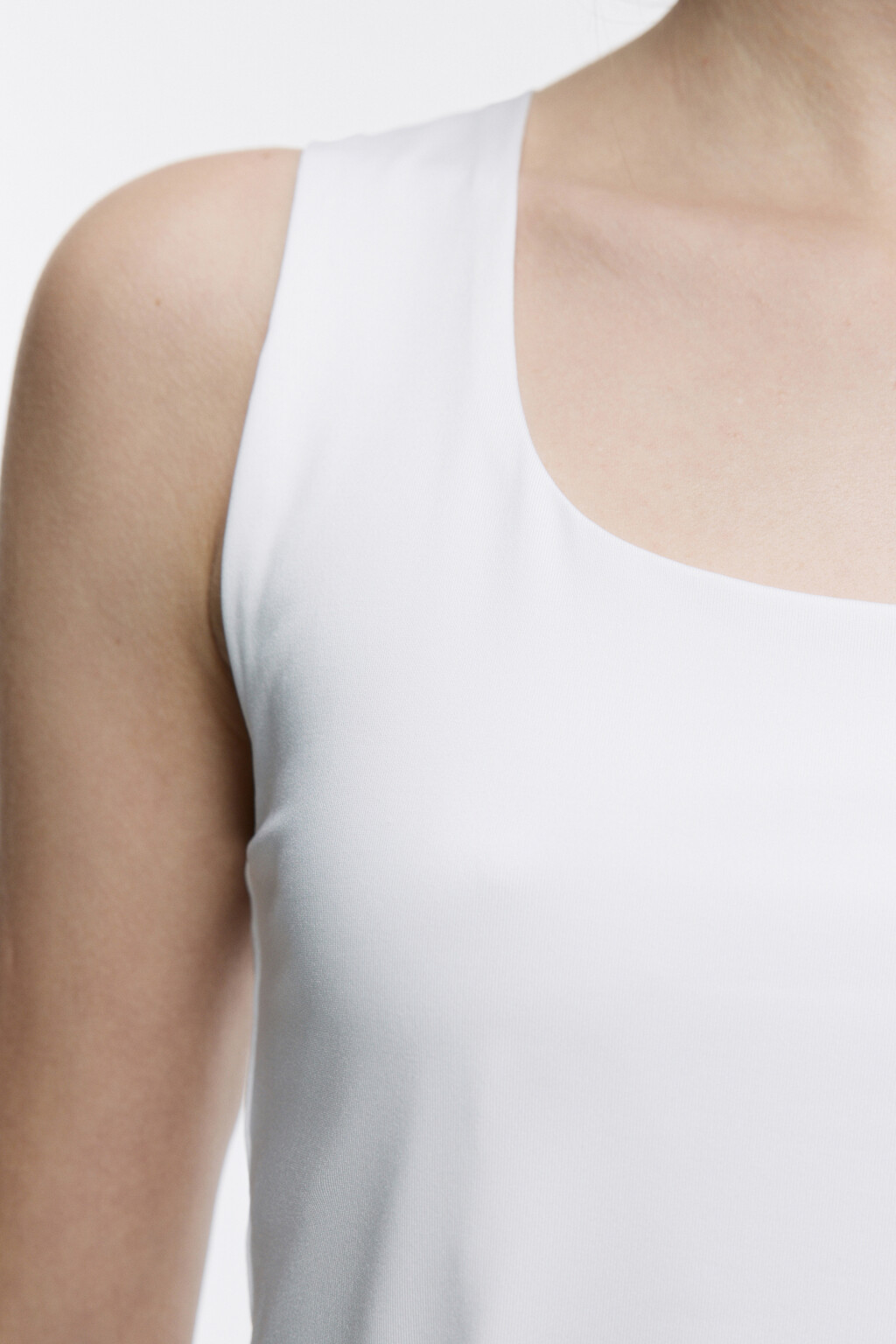 Майка SAMANTA базовая с подкладкой на груди - цвет белый - 7