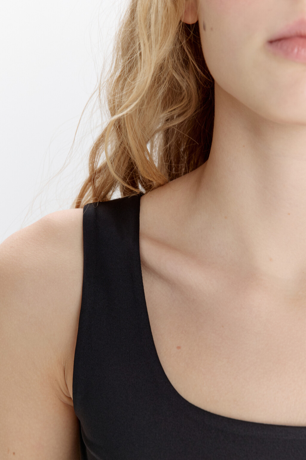 Майка SAMANTA базовая с подкладкой на груди - цвет черный - 5