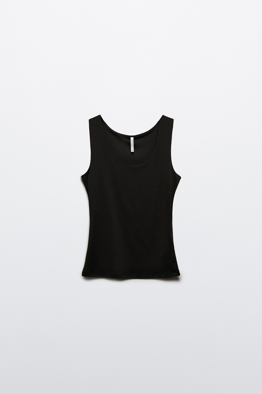 Майка гладкая на широких бретелях - цвет черный - 8