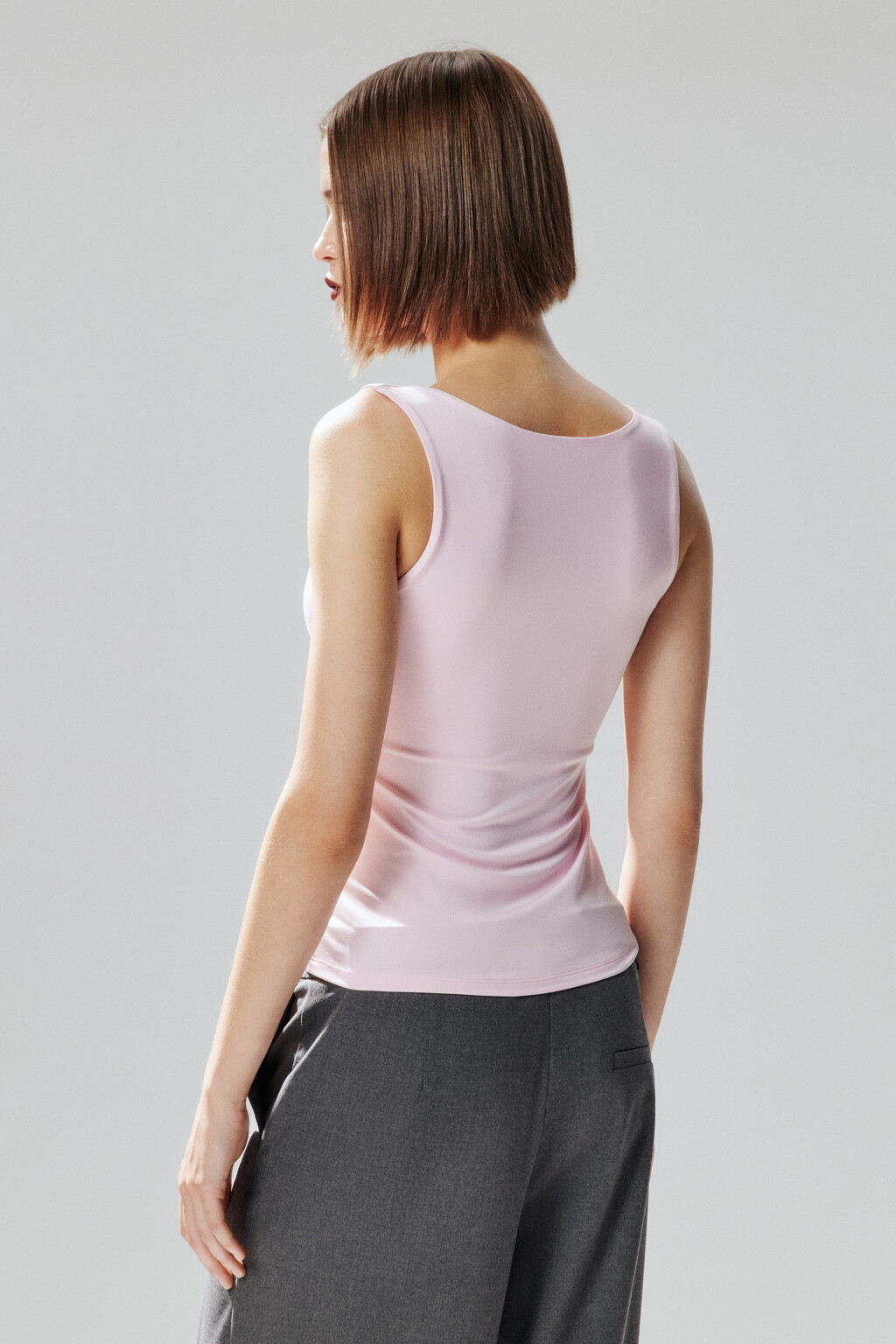 Майка гладкая на широких бретелях - цвет розовый - 3