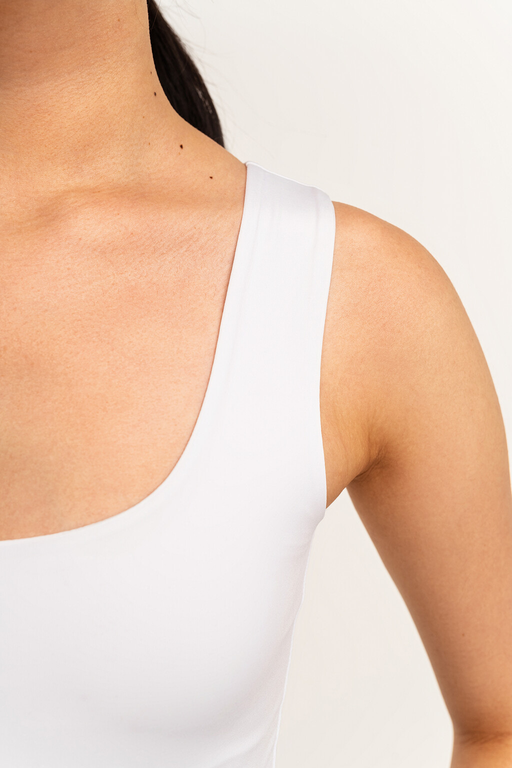 Топ эластичный спортивный на широких бретелях - цвет бежевый - 3