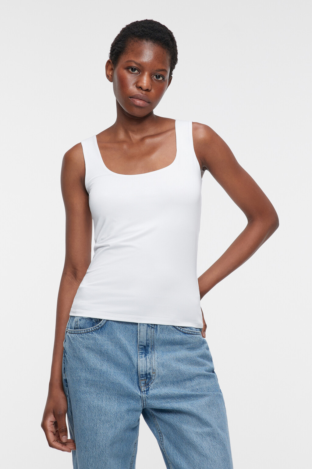 Майка SAMANTA гладкая с подкладкой на груди - цвет белый - 2