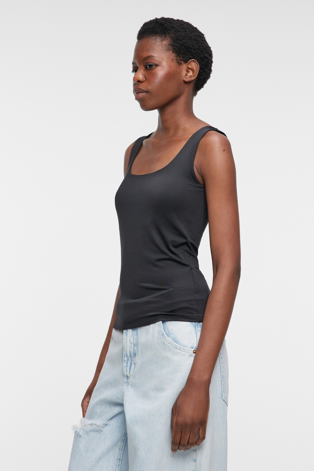 Майка SAMANTA гладкая с подкладкой на груди - цвет черный - 3