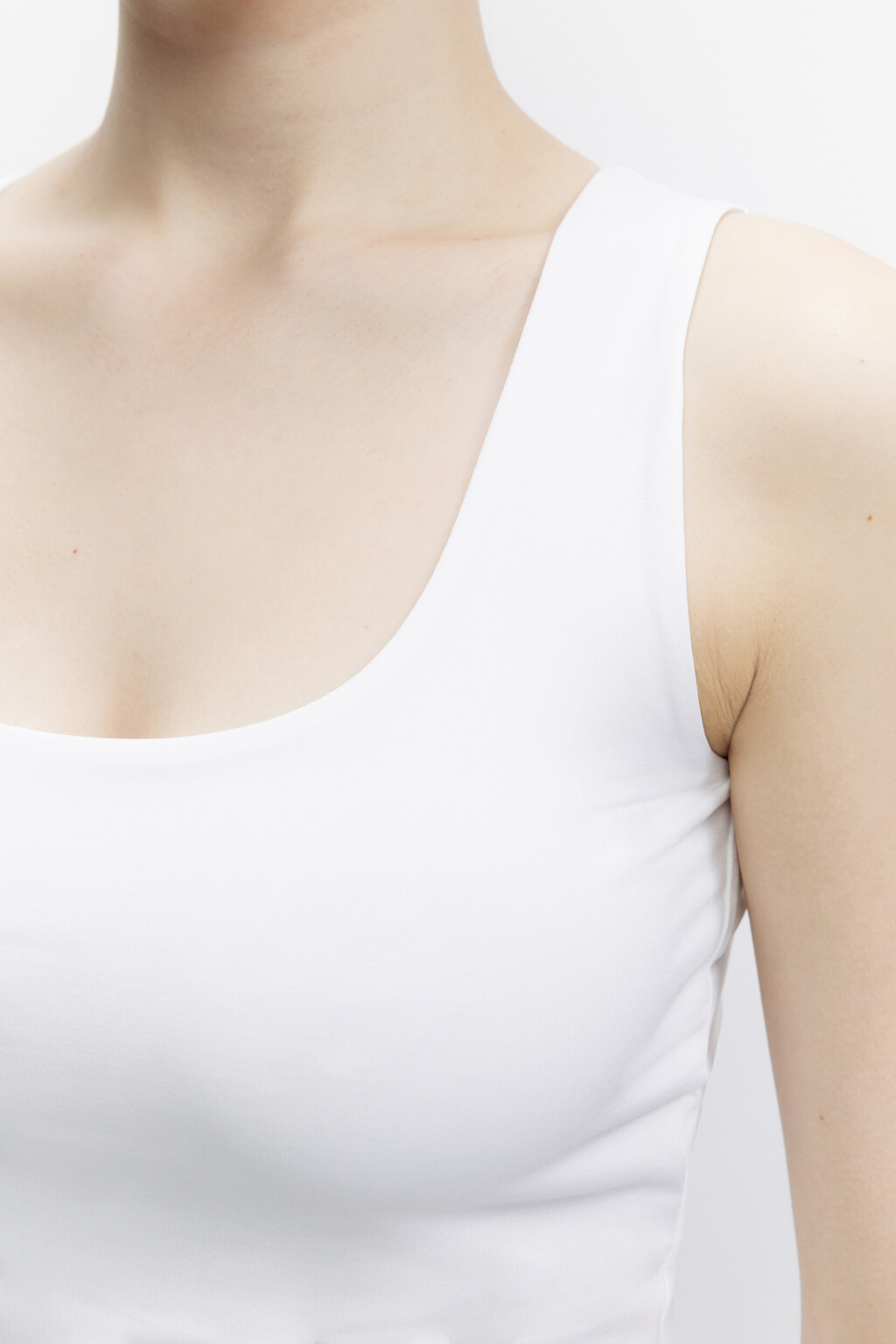Майка SAMANTA базовая с подкладкой на груди - цвет белый - 6