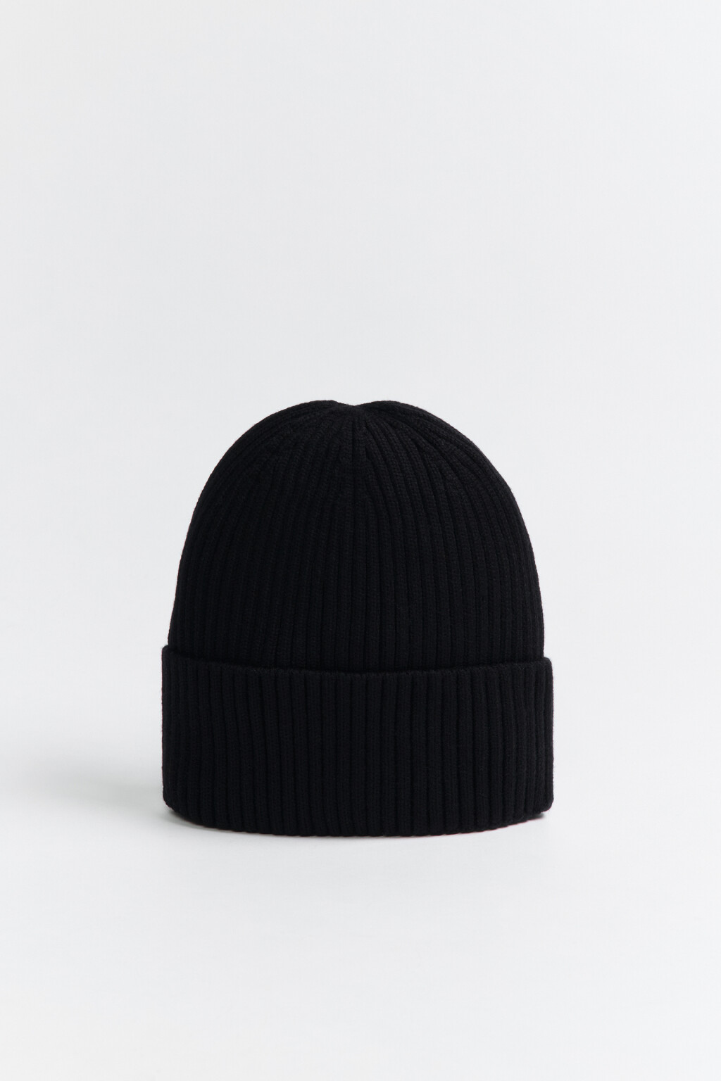 Шапка-бини вязаная в рубчик - цвет черный - 1