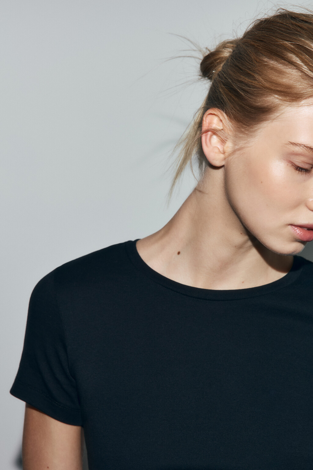 Футболка базовая облегающая в рубчик - цвет черный - 6