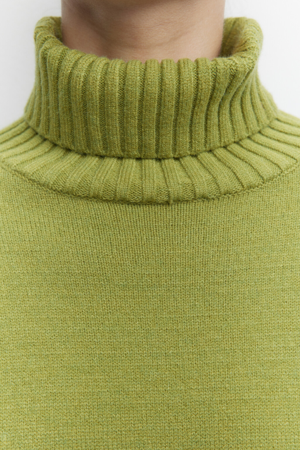 Свитер SWEATER свободный с боковыми разрезами - цвет зеленый - 6