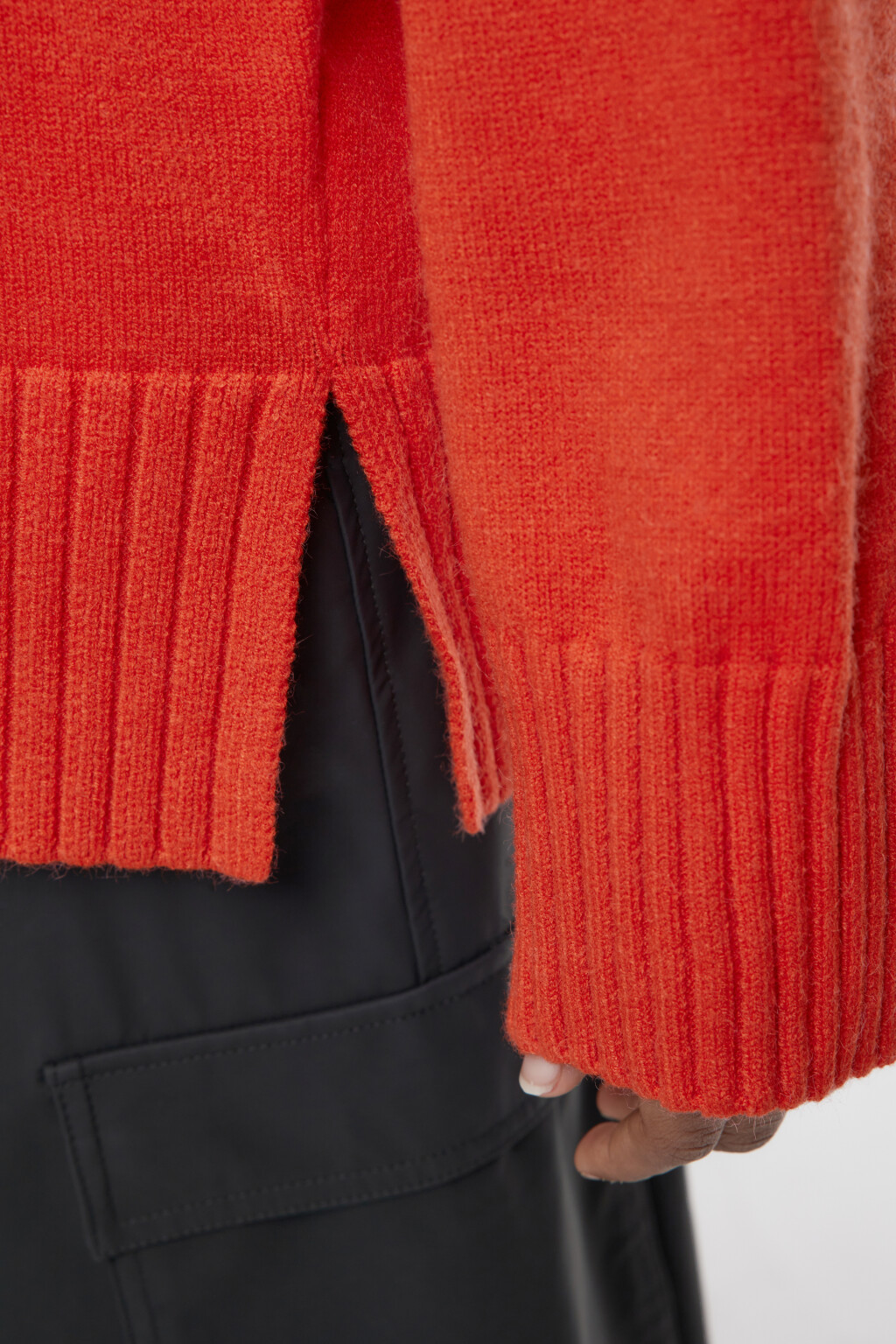 Свитер SWEATER свободный с боковыми разрезами - цвет оранжевый - 7