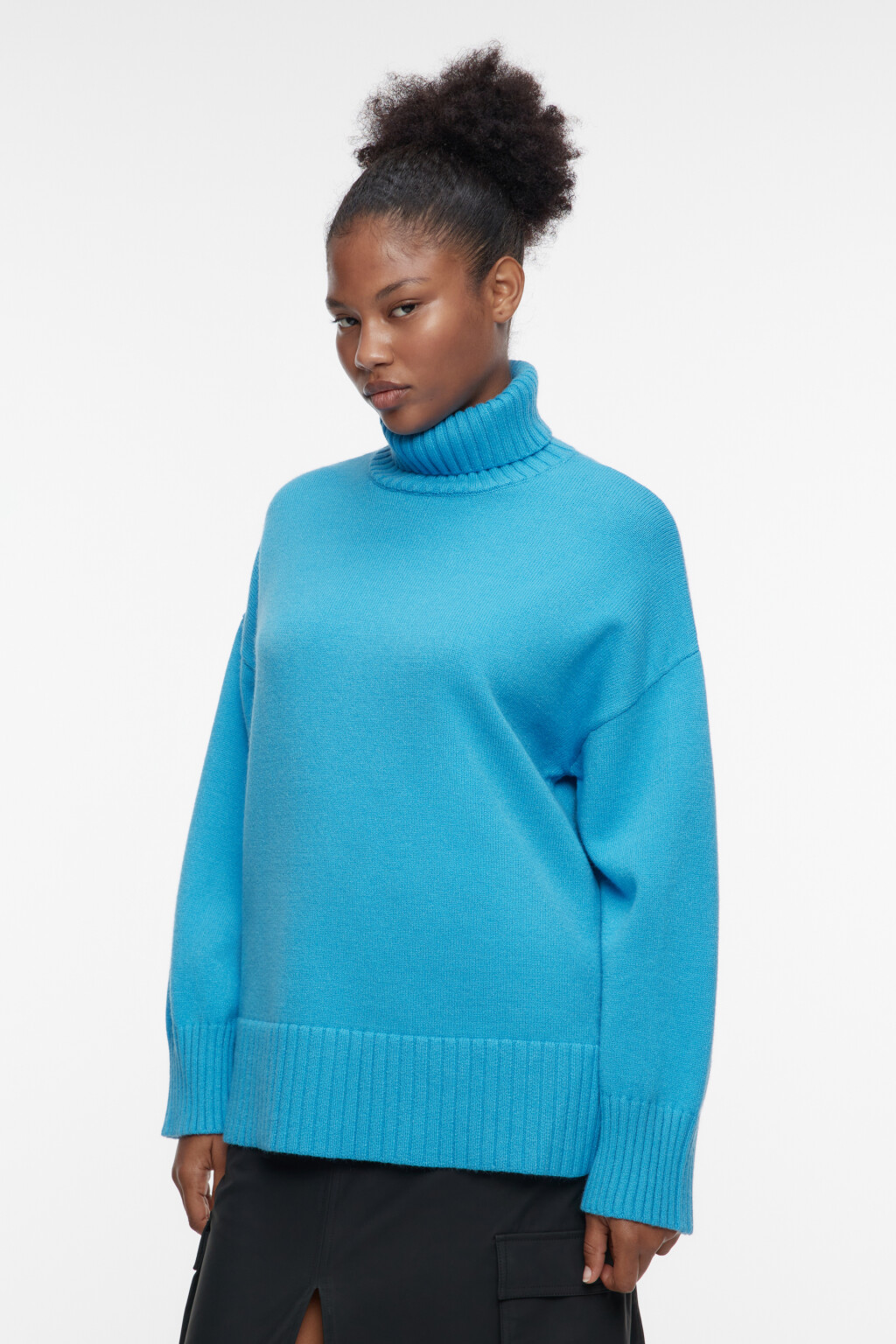 Свитер SWEATER свободный с боковыми разрезами - цвет голубой - 3