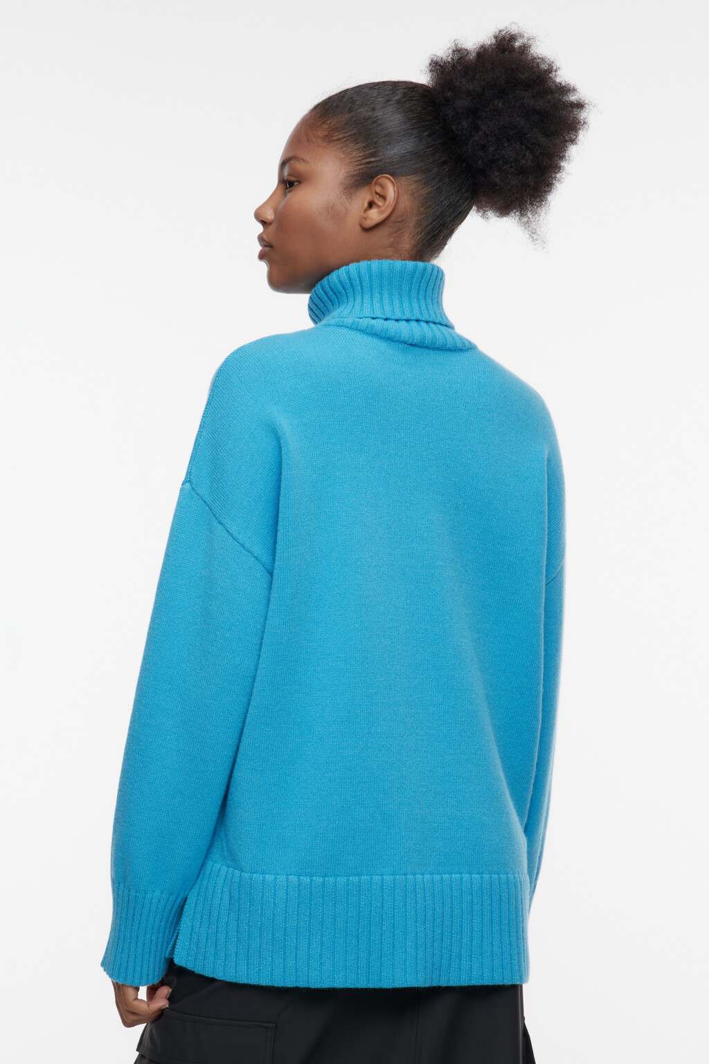 Свитер SWEATER свободный с боковыми разрезами - цвет голубой - 4