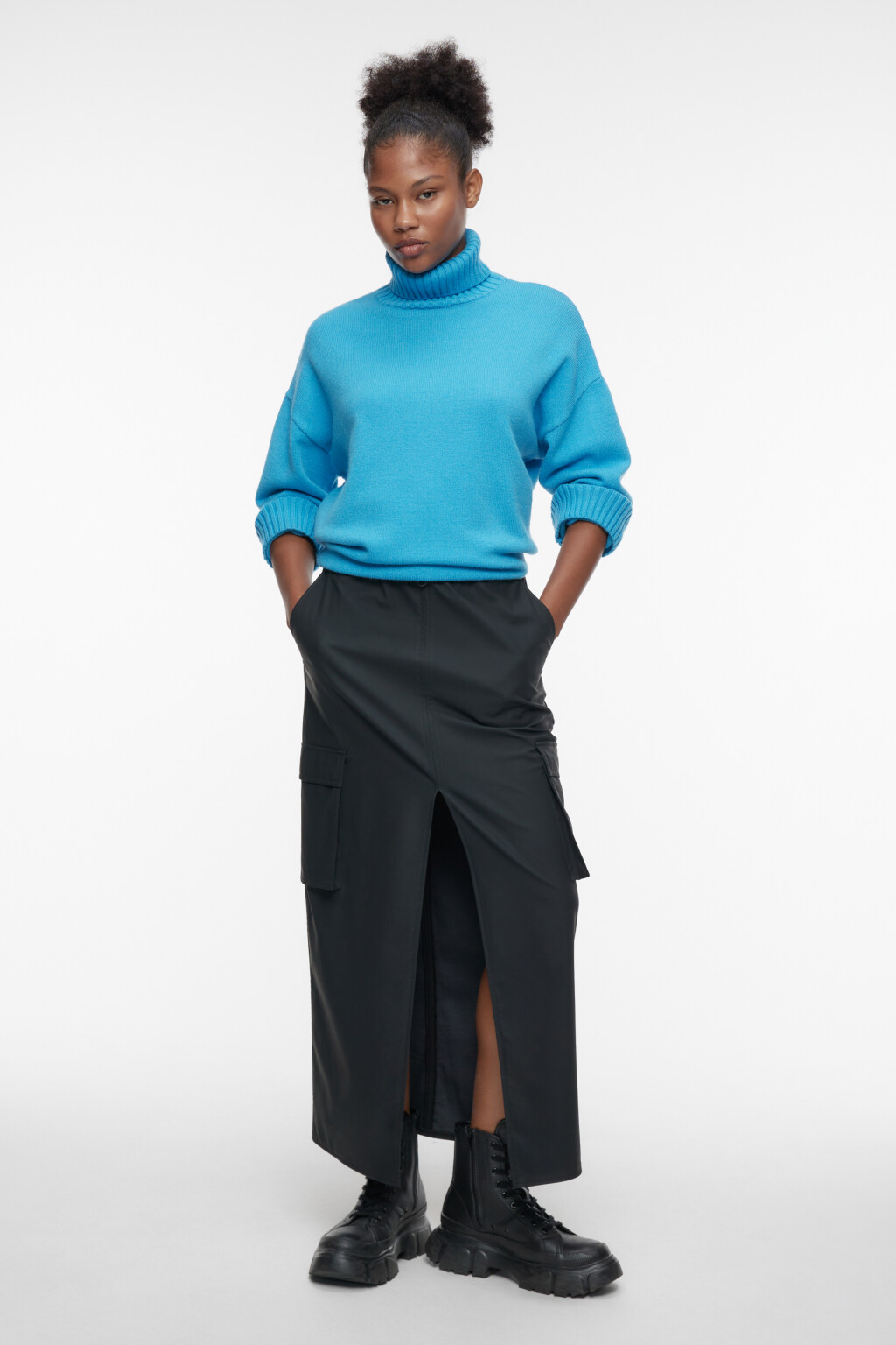 Свитер SWEATER свободный с боковыми разрезами - цвет голубой - 1