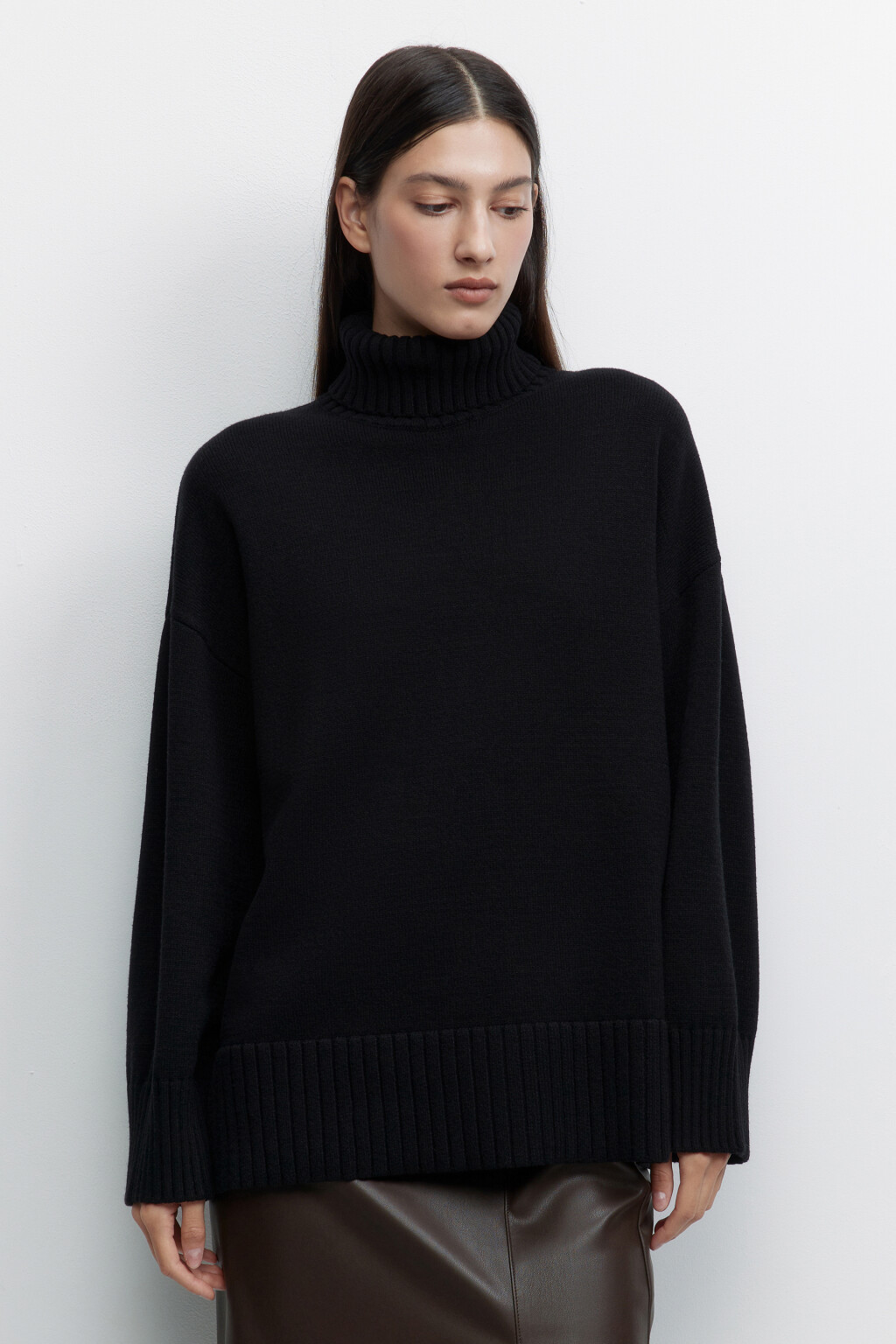 Свитер SWEATER свободный с боковыми разрезами - цвет черный - 2