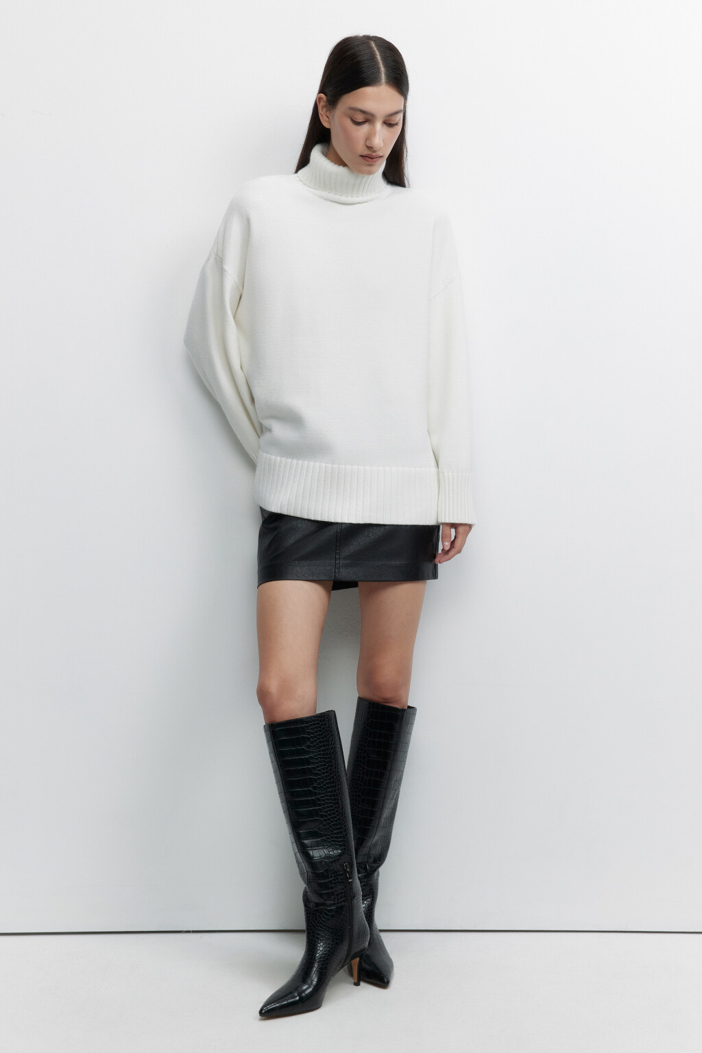 Свитер SWEATER свободный с боковыми разрезами - цвет молочный - 1