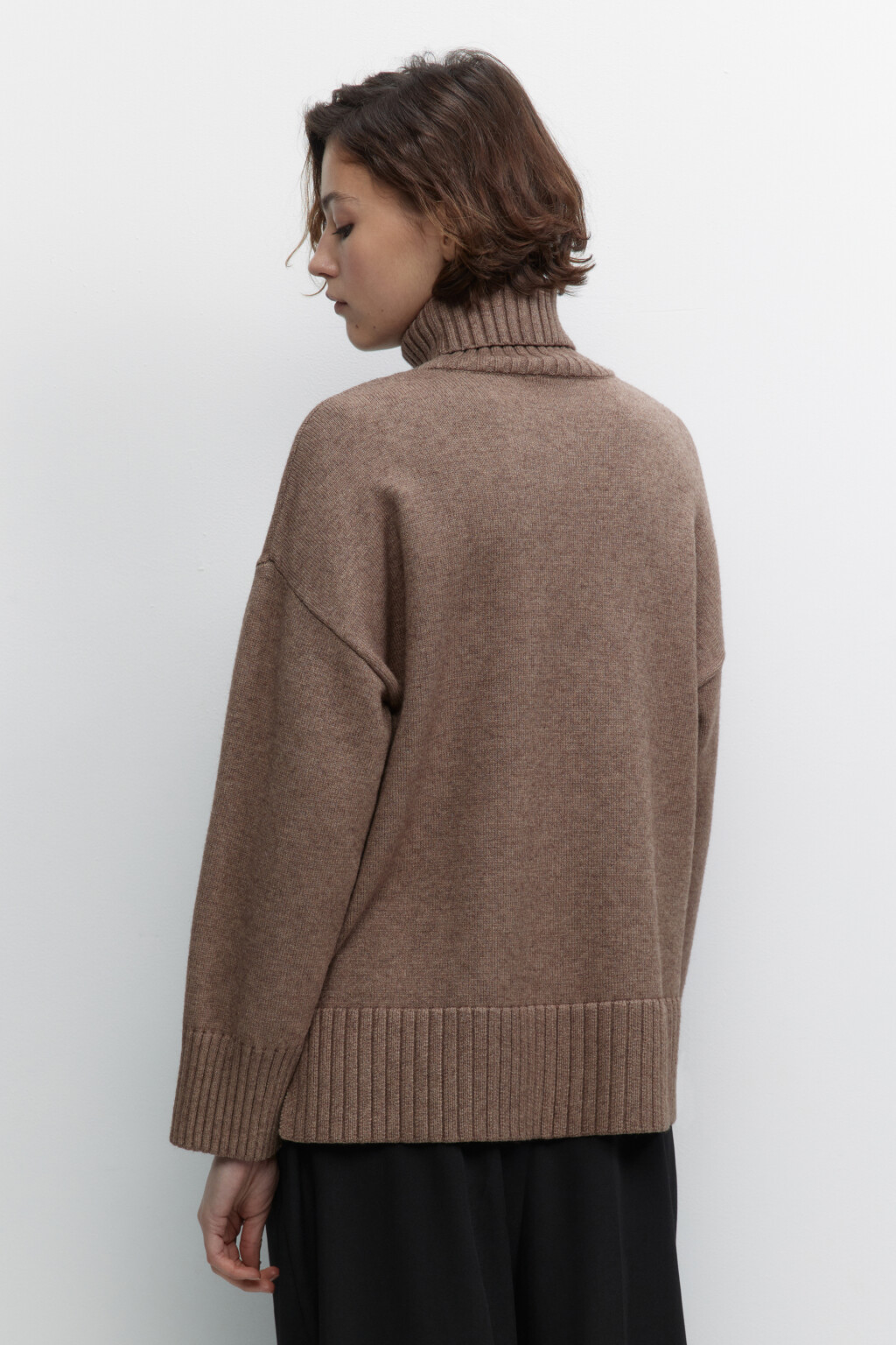 Свитер SWEATER свободный с боковыми разрезами - цвет бежевый - 4