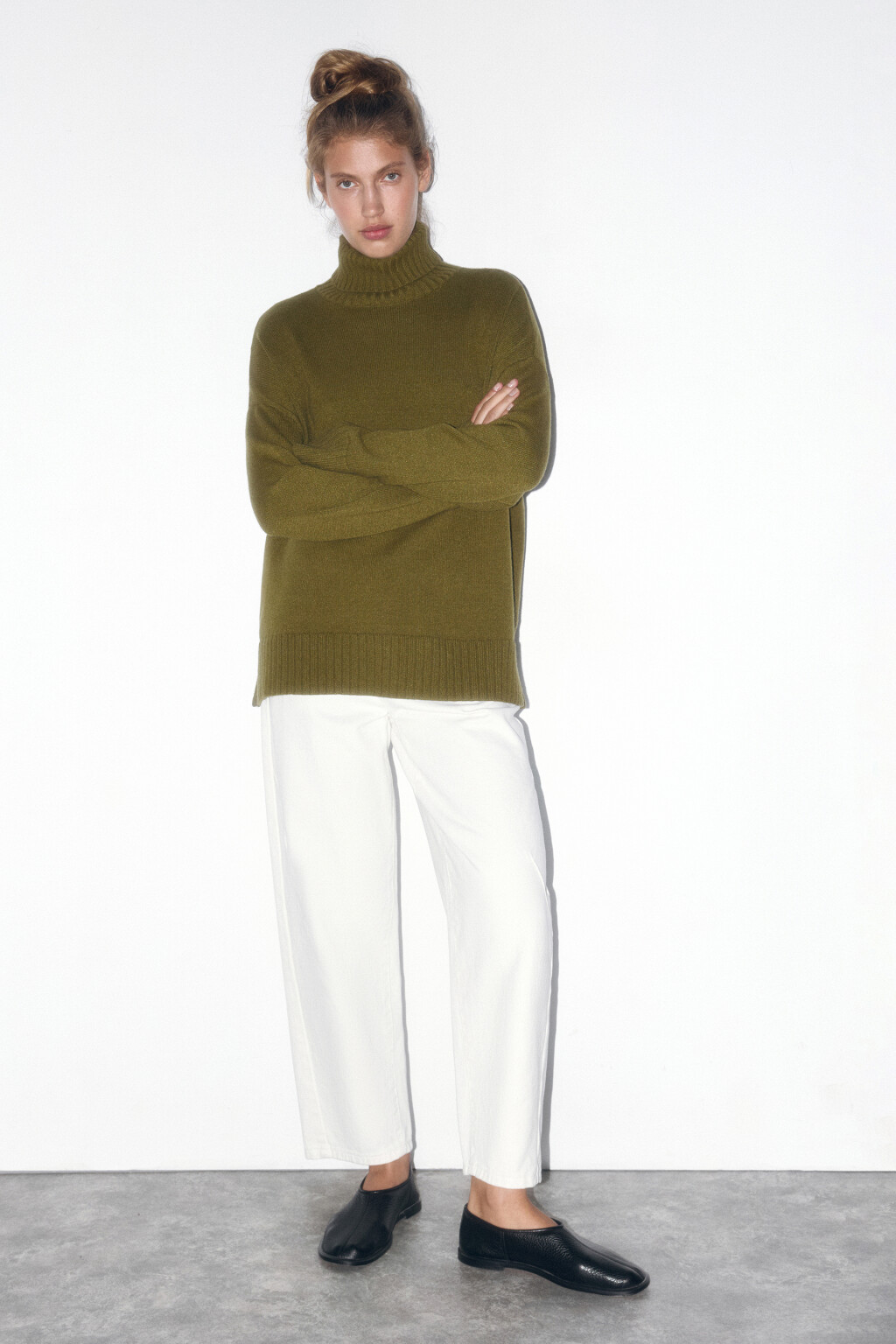 Свитер свободный с боковыми разрезами - цвет зеленый - 5