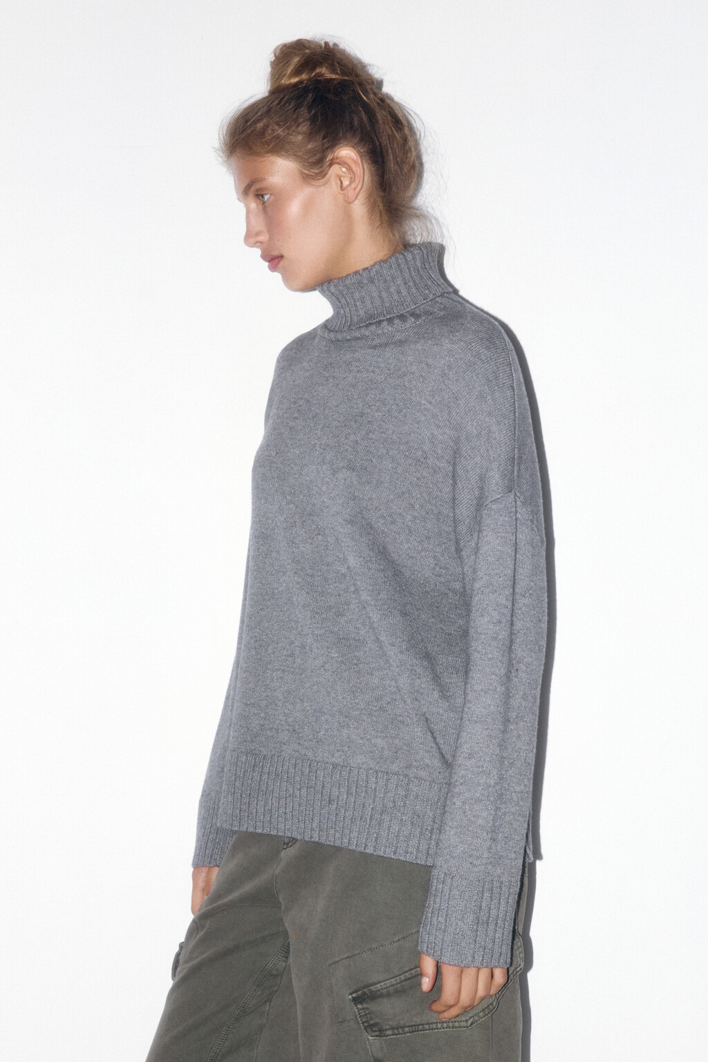 Свитер свободный с боковыми разрезами - цвет серый - 3