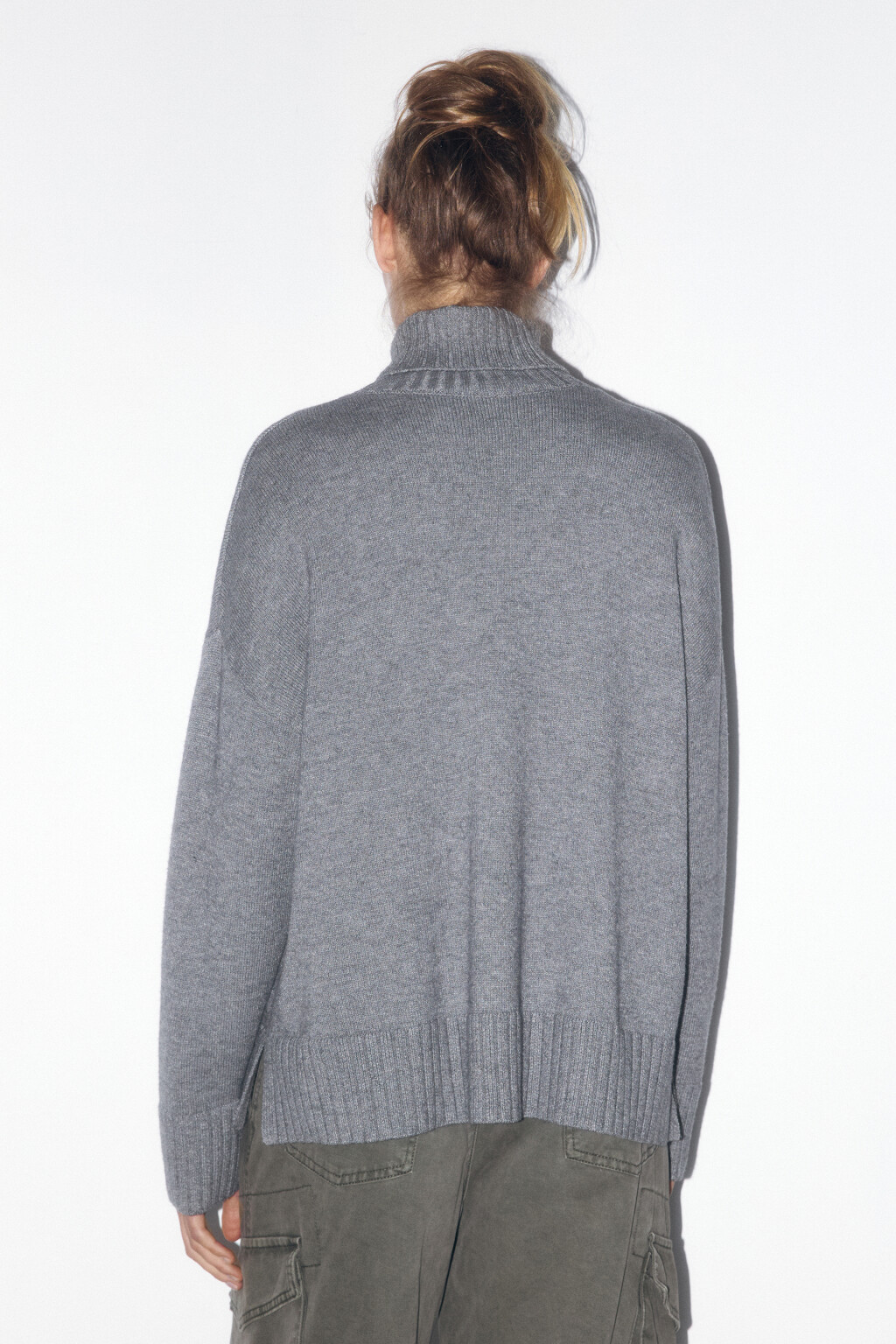 Свитер свободный с боковыми разрезами - цвет серый - 4