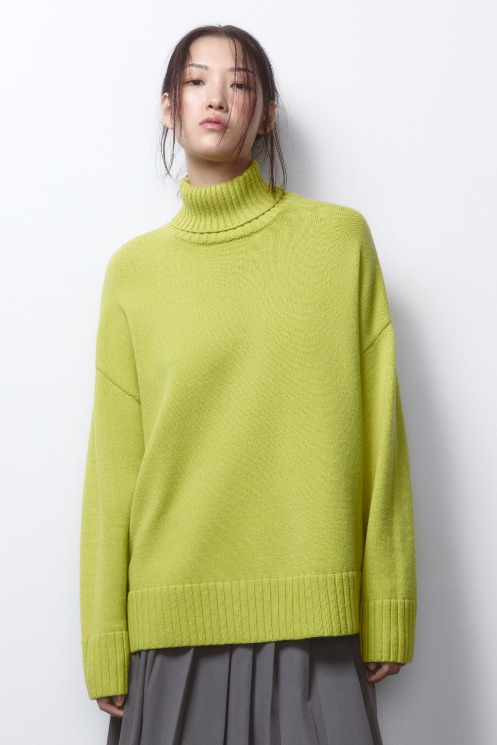 Свитер вязаный свободный с воротником - цвет зеленый - 2
