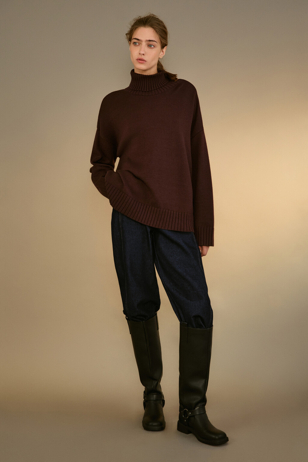 Свитер свободный с боковыми разрезами - цвет коричневый - 5