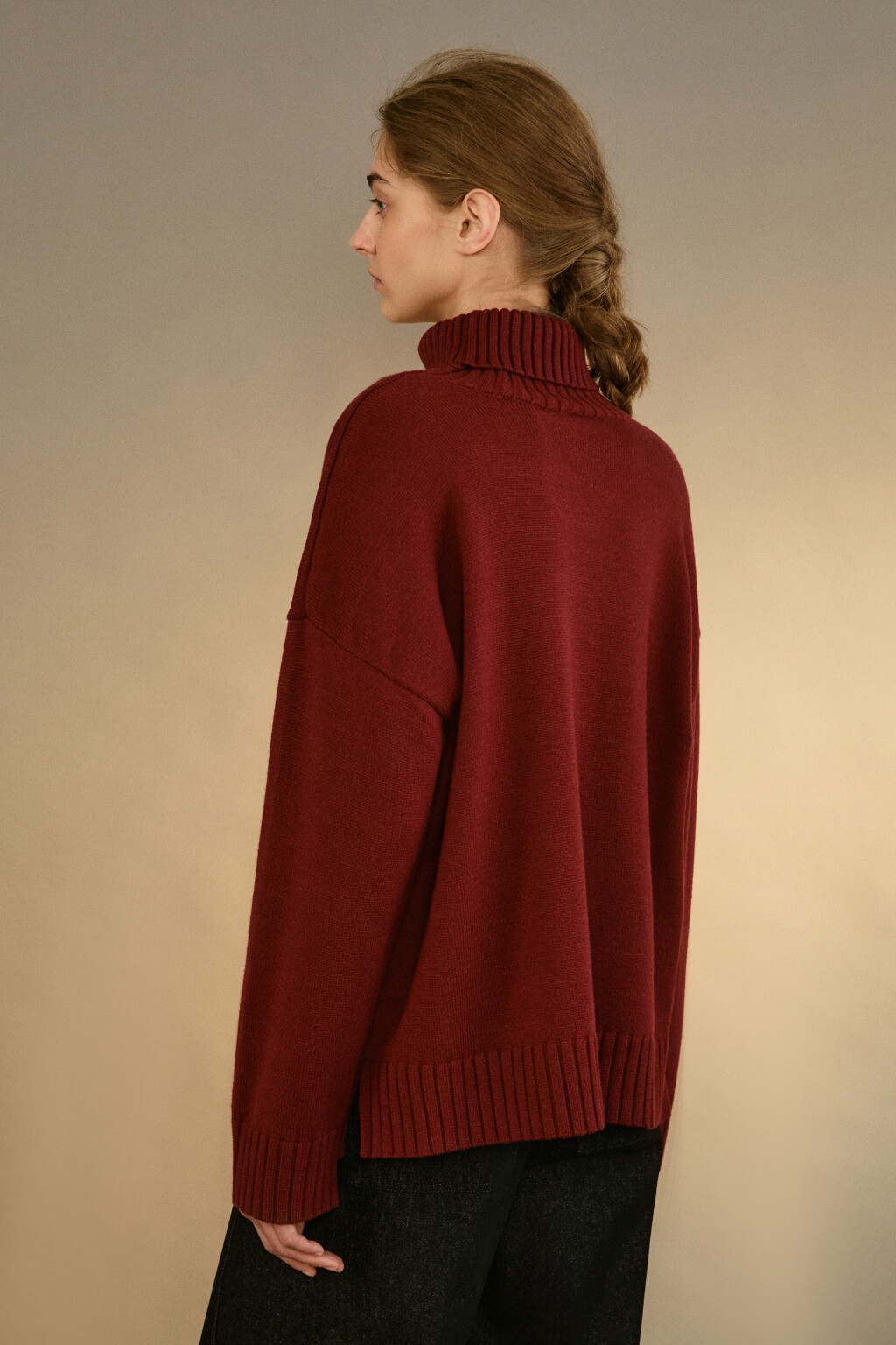 Свитер свободный с боковыми разрезами - цвет бордовый - 3